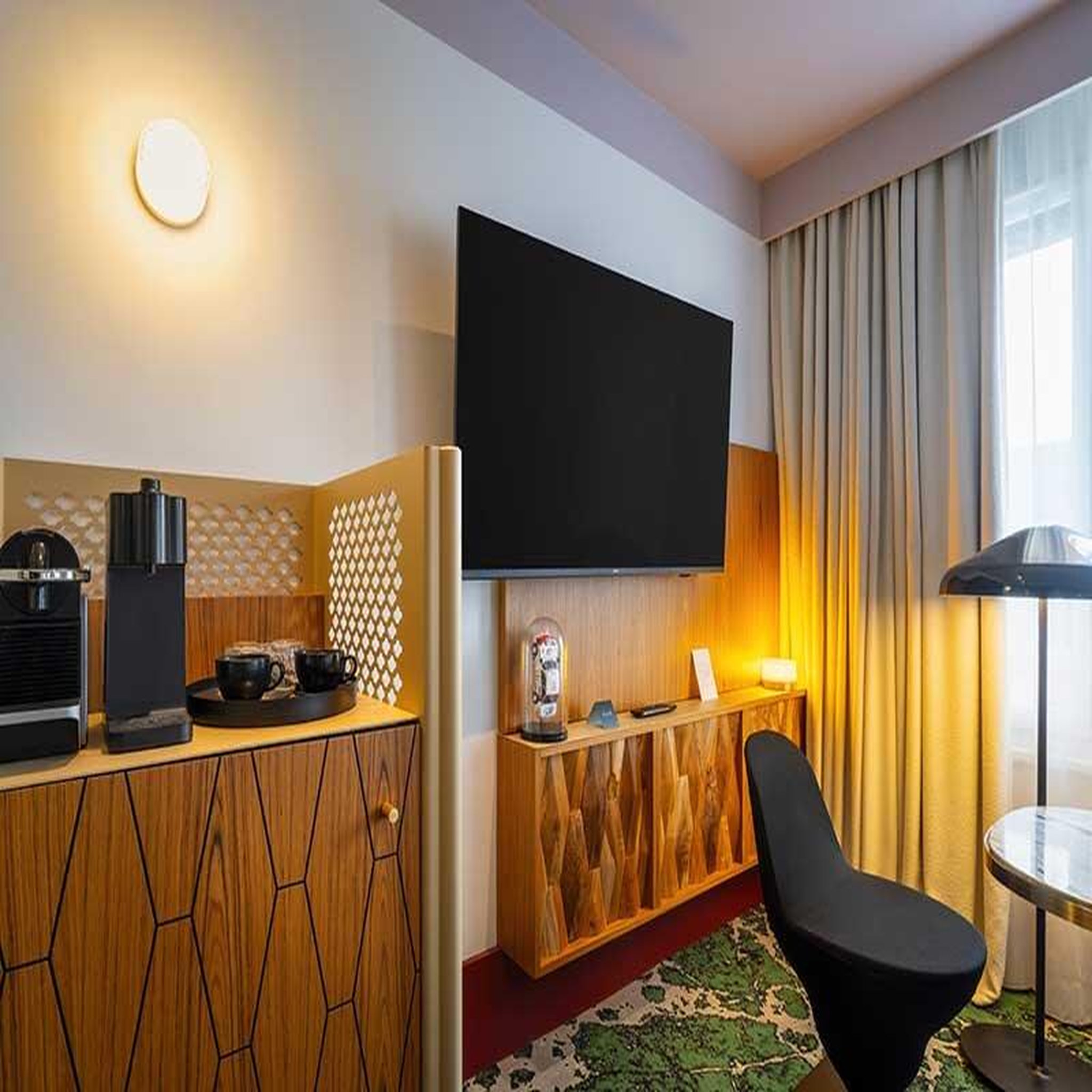 Voir la diapositive 3 : Smartbox Séjour à lille : 2 jours à l'hotel maison louise lille centre - handwritten collection 4* - coffret cadeau séjour