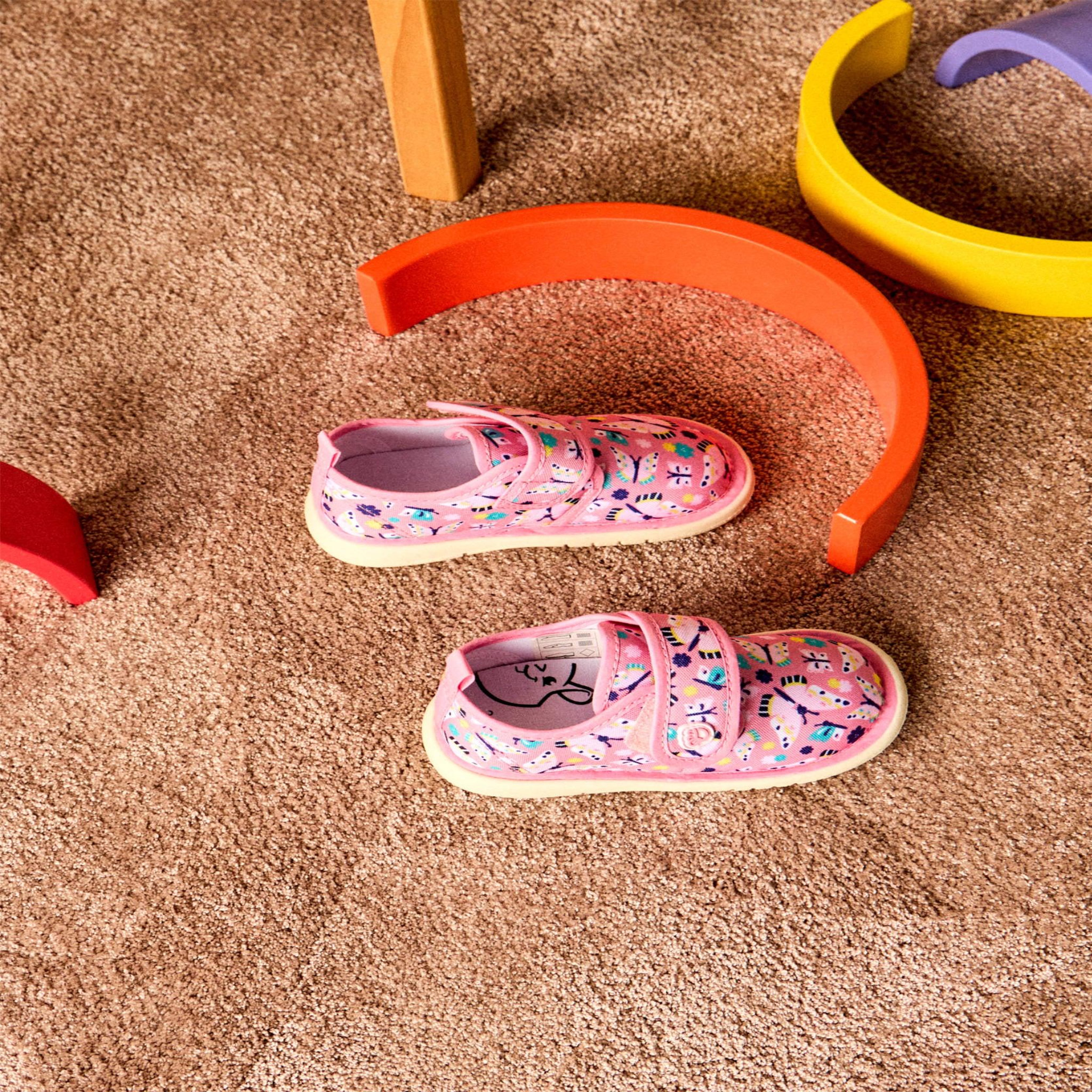 Voir la diapositive 4 : DEDOLES Pantoufles bébés papillons doux