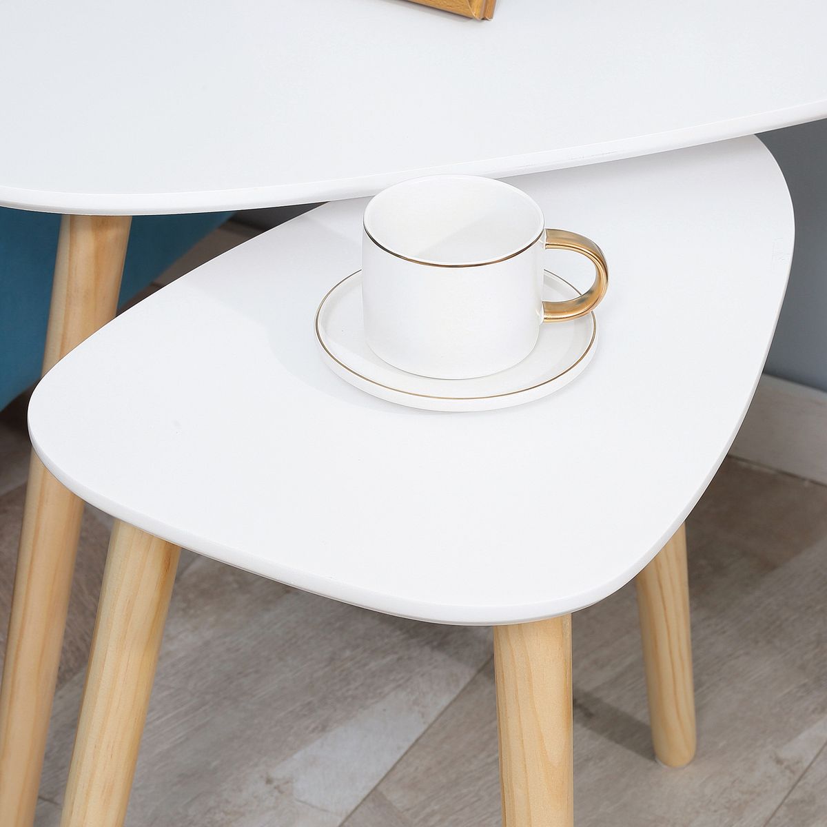 HOMCOM Lot de 2 tables basses gigognes design scandinave bicolore bois clair blanc pieds effilés bois de pin