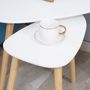 Voir la diapositive 5 : HOMCOM Lot de 2 tables basses gigognes design scandinave bicolore bois clair blanc pieds effilés bois de pin