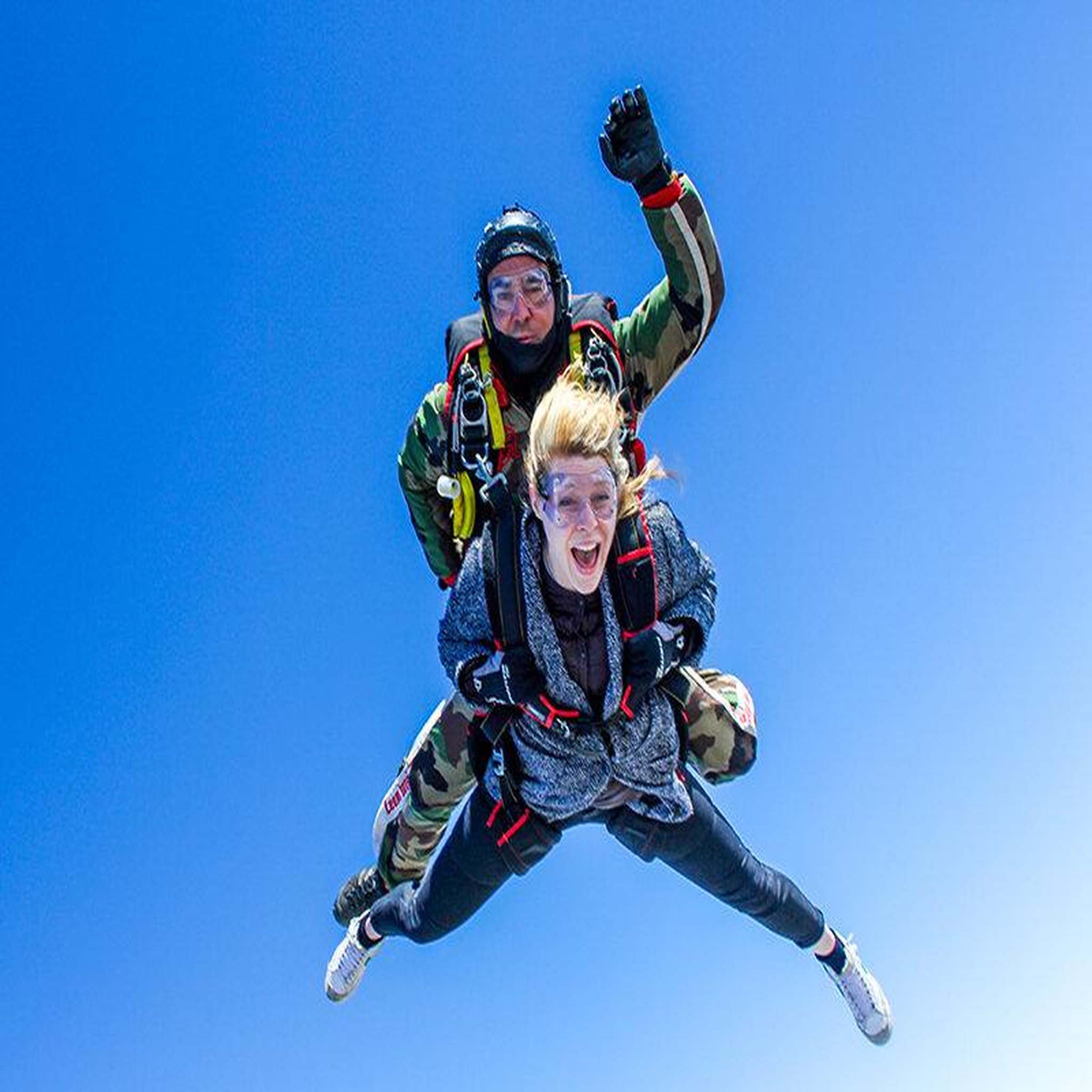 Voir la diapositive 4 : Smartbox Saut en parachute à 4200 m d'altitude pour 2 amateurs de sensations fortes - coffret cadeau sport & aventure