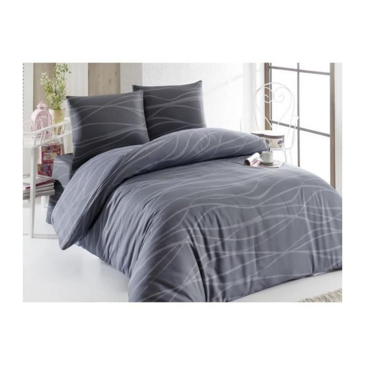 GENERIQUE Parure de lit - 1 housse de couette 220 x 240 cm + 2 taies d'oreiller 60 x 60 cm - 65% coton, 35% polyester - Gris