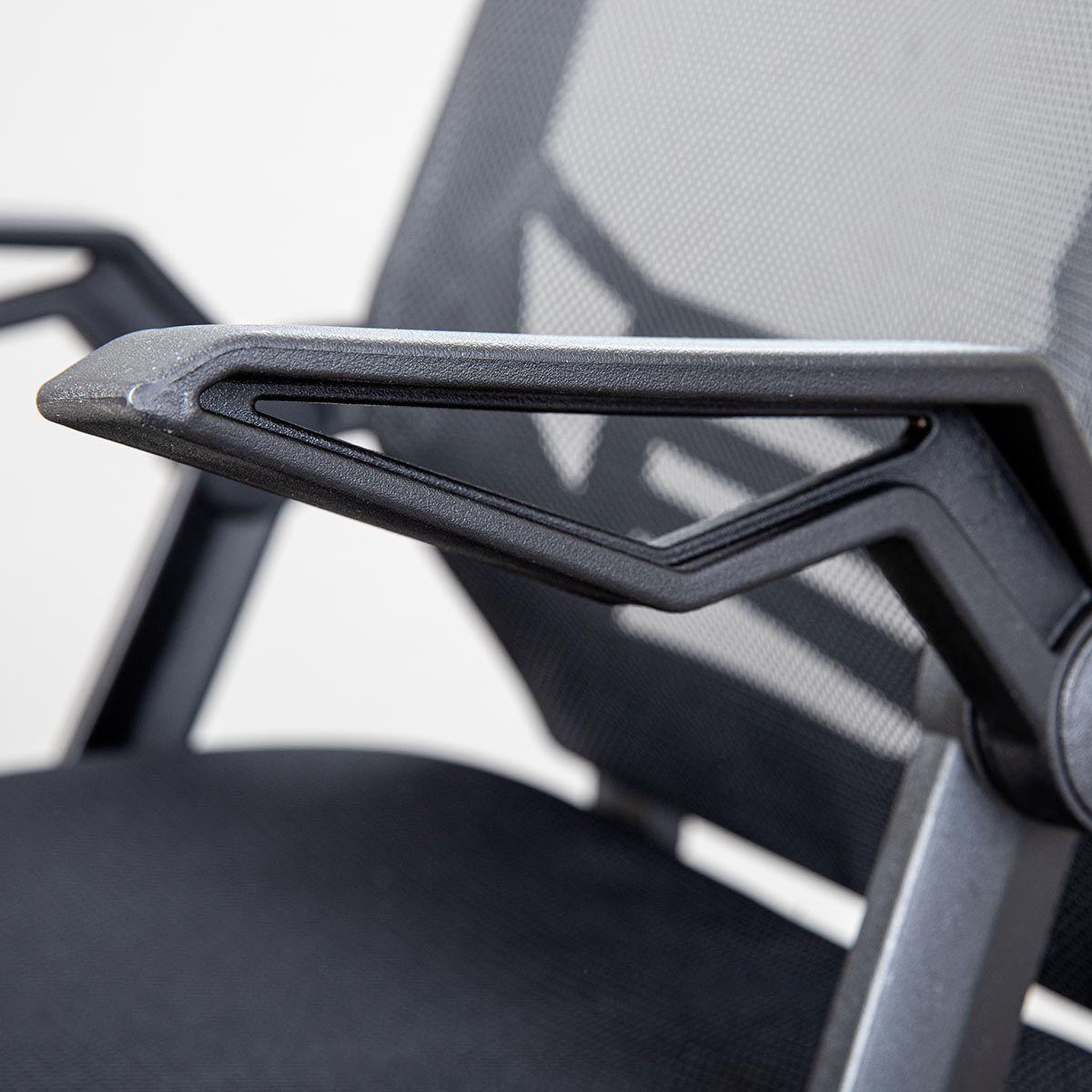 Voir la diapositive 3 : INTERLINK Chaise pivotante JILLI