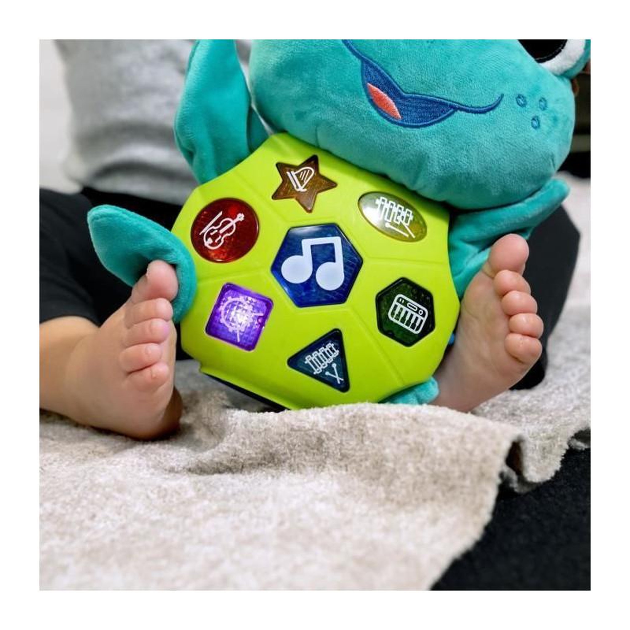 Voir la diapositive 5 : BABY EINSTEIN BABY EINSTEIN Jouet musical Ocean Explorers, peluche toute douce, 50 mélodies en 3 langues, lumieres, 3 modes de jeu, Neptune
