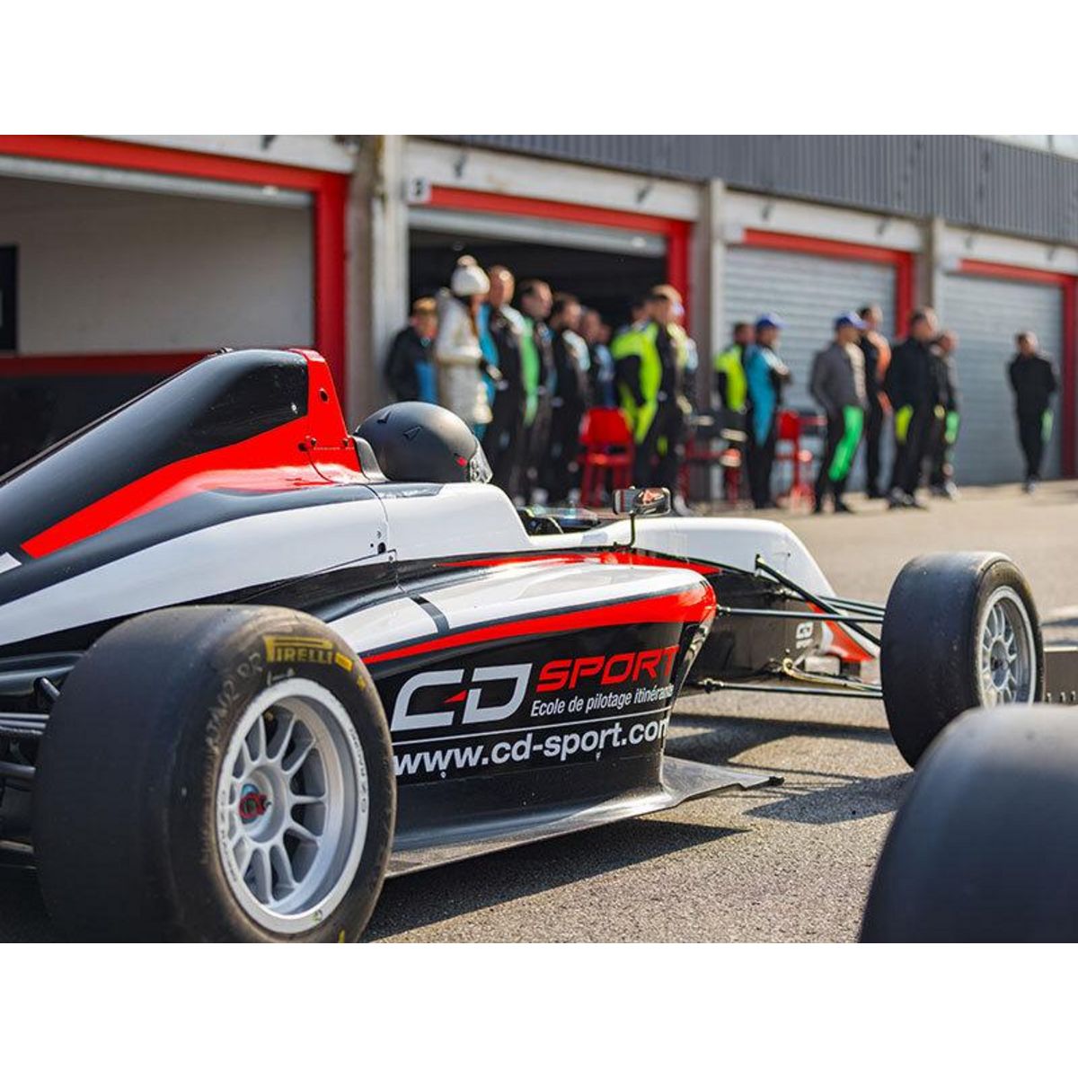 Smartbox Stage de pilotage monoplace : 6 à 8 tours sur circuit en Formule 4 Tatuus - Coffret Cadeau Sport & Aventure