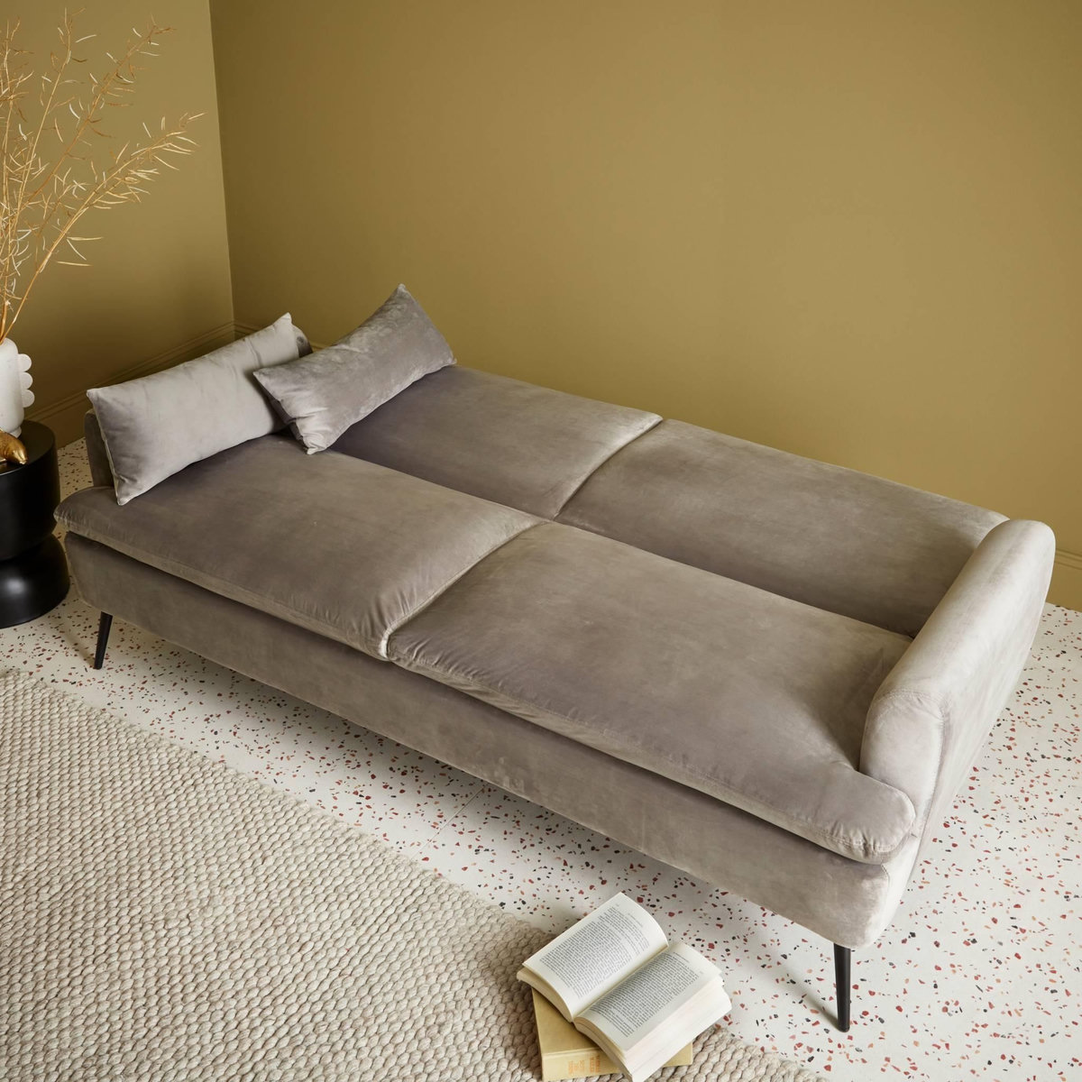 SWEEEK Canapé convertible. John. 2-3 places pieds métal et velours gris clair L 210 x P111 x H48cm