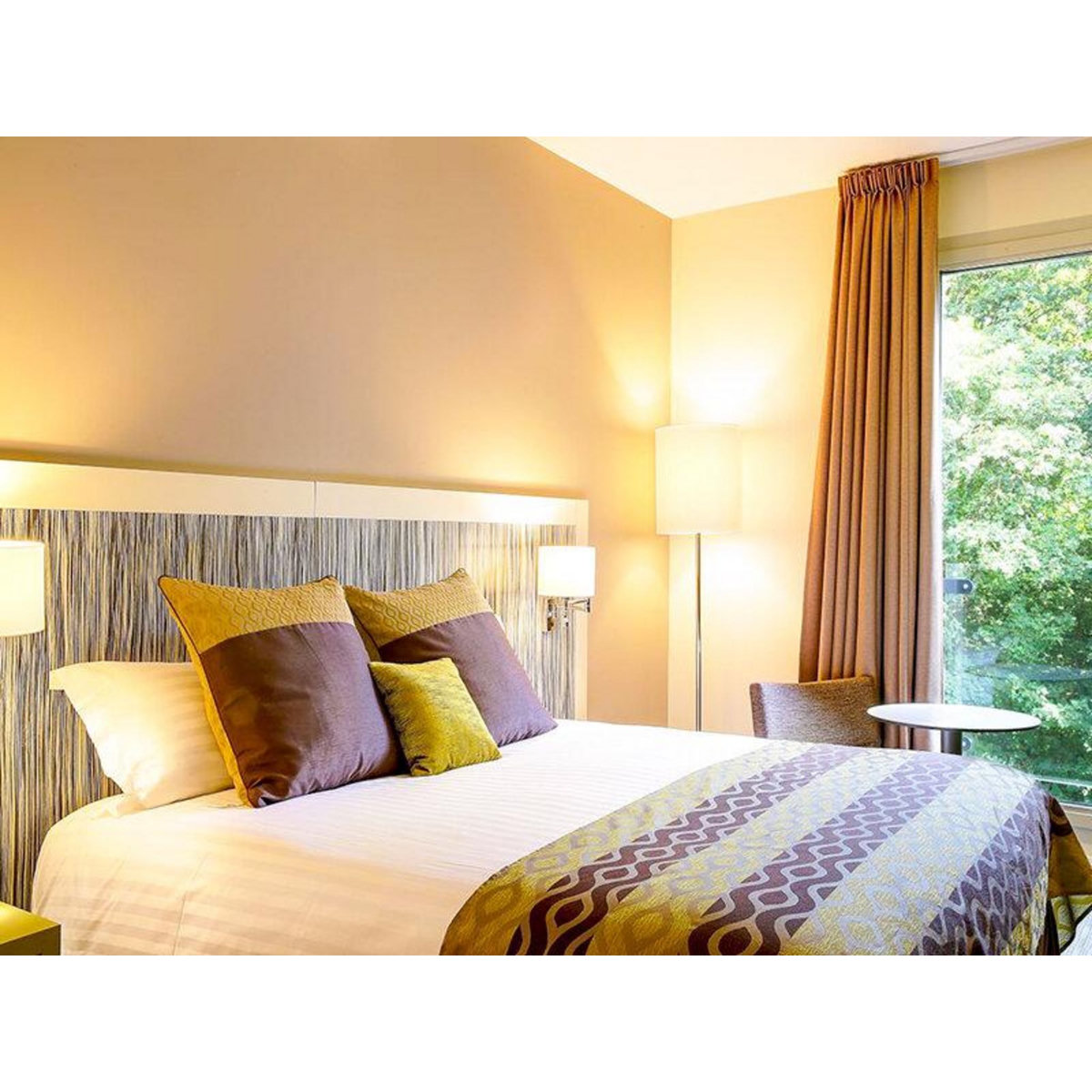 Smartbox 2 jours en hôtel de charme 4* avec accès illimité au sauna et dîner 3 plats à Meudon-la-Forêt - Coffret Cadeau Séjour