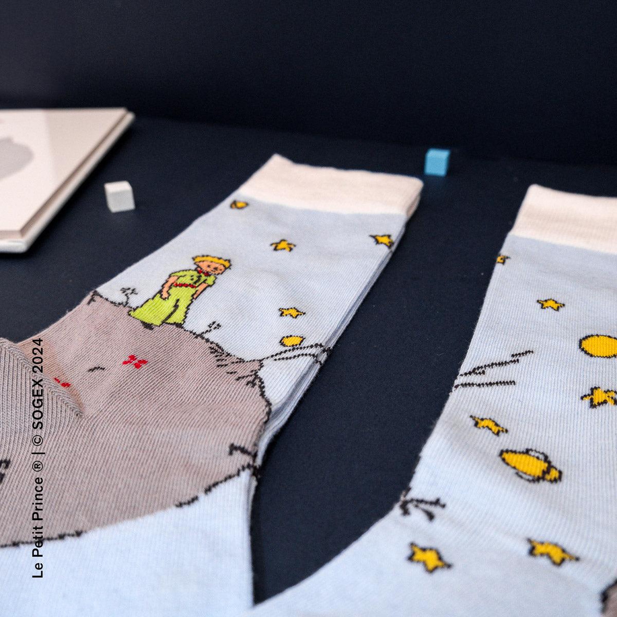 Voir la diapositive 4 : SOCK AFFAIRS Chaussettes astéroïde b-612, le petit prince