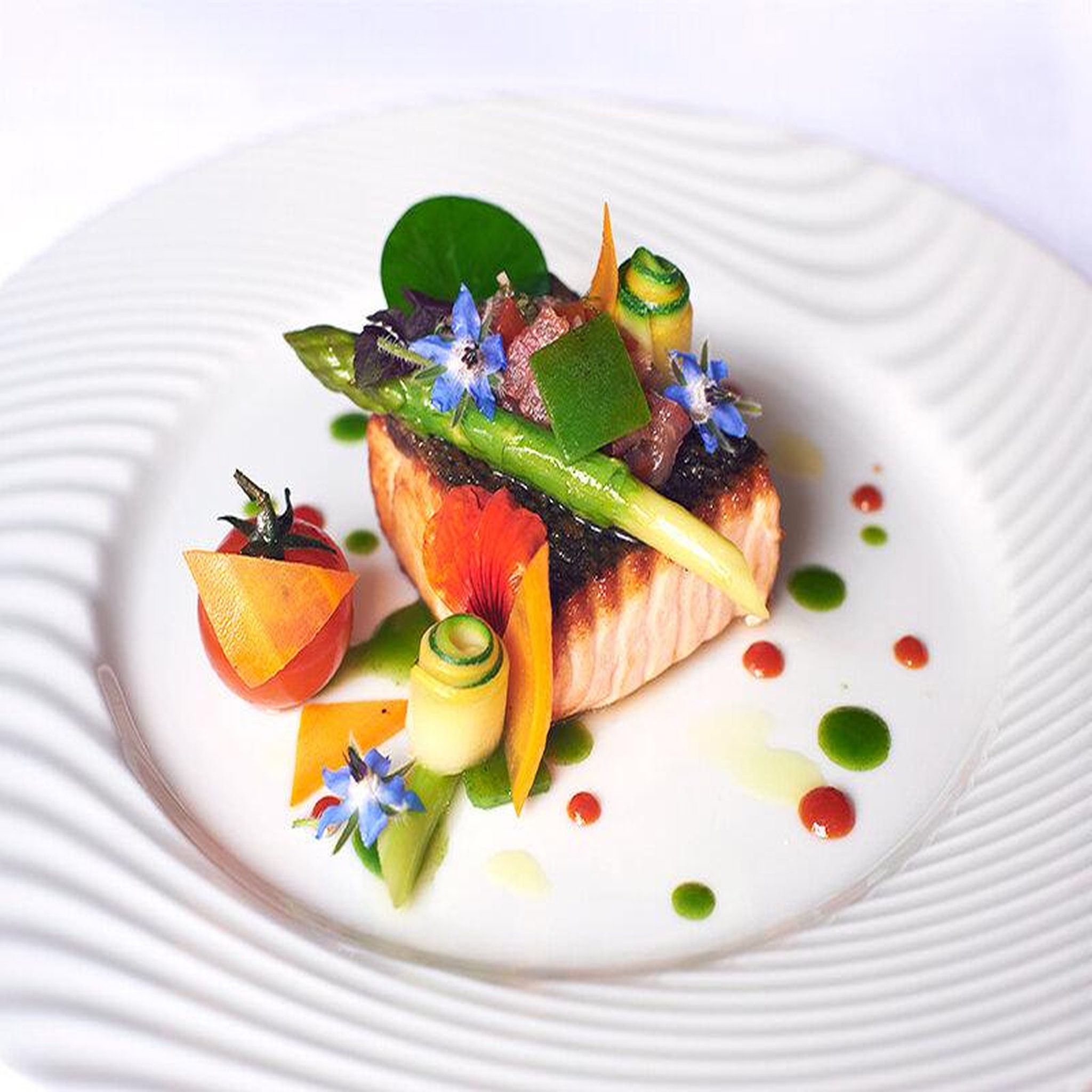 Voir la diapositive 2 : Smartbox Saint-valentin en amoureux : dîner romantique en france - coffret cadeau gastronomie