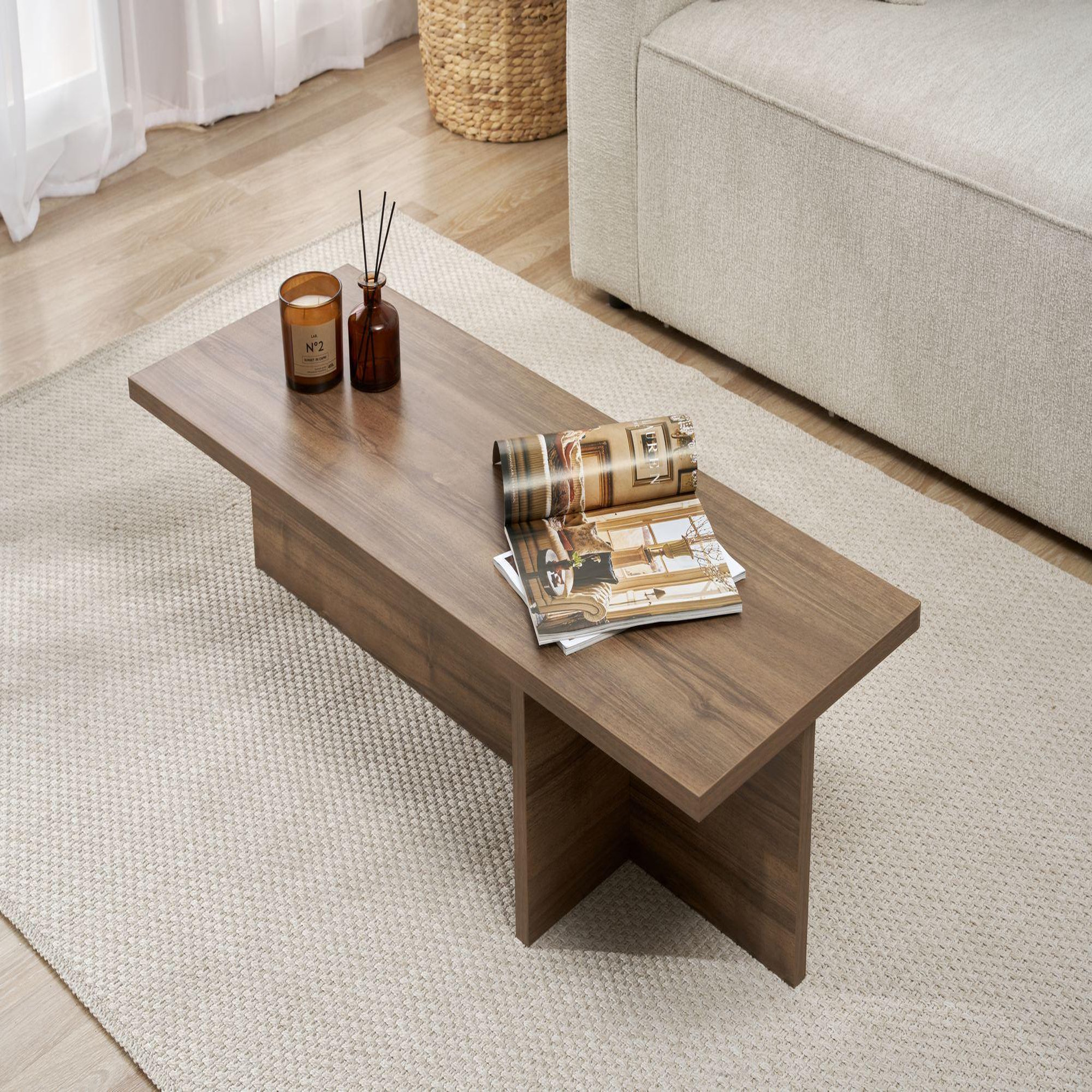 Voir la diapositive 4 : Habitat et Jardin Table basse en bois  harbor  - 120 x 45 x 30 cm - noyer