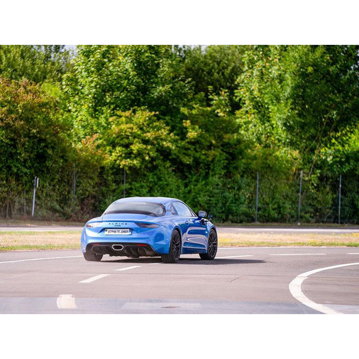 Smartbox Stage de pilotage enfant : 4 tours de circuit en Lamborghini Gallardo et en Alpine A110 S - Coffret Cadeau Sport & Aventure