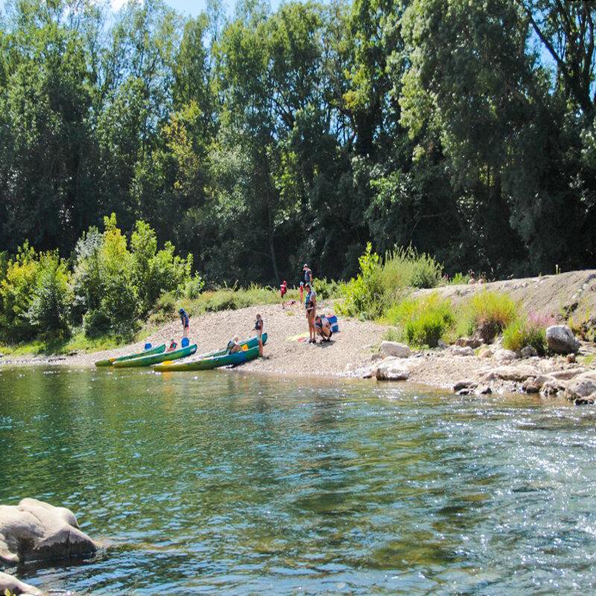 Voir la diapositive 3 : Smartbox Balade nautique près d'alès : descente en kayak ou stand-up paddle - coffret cadeau sport & aventure