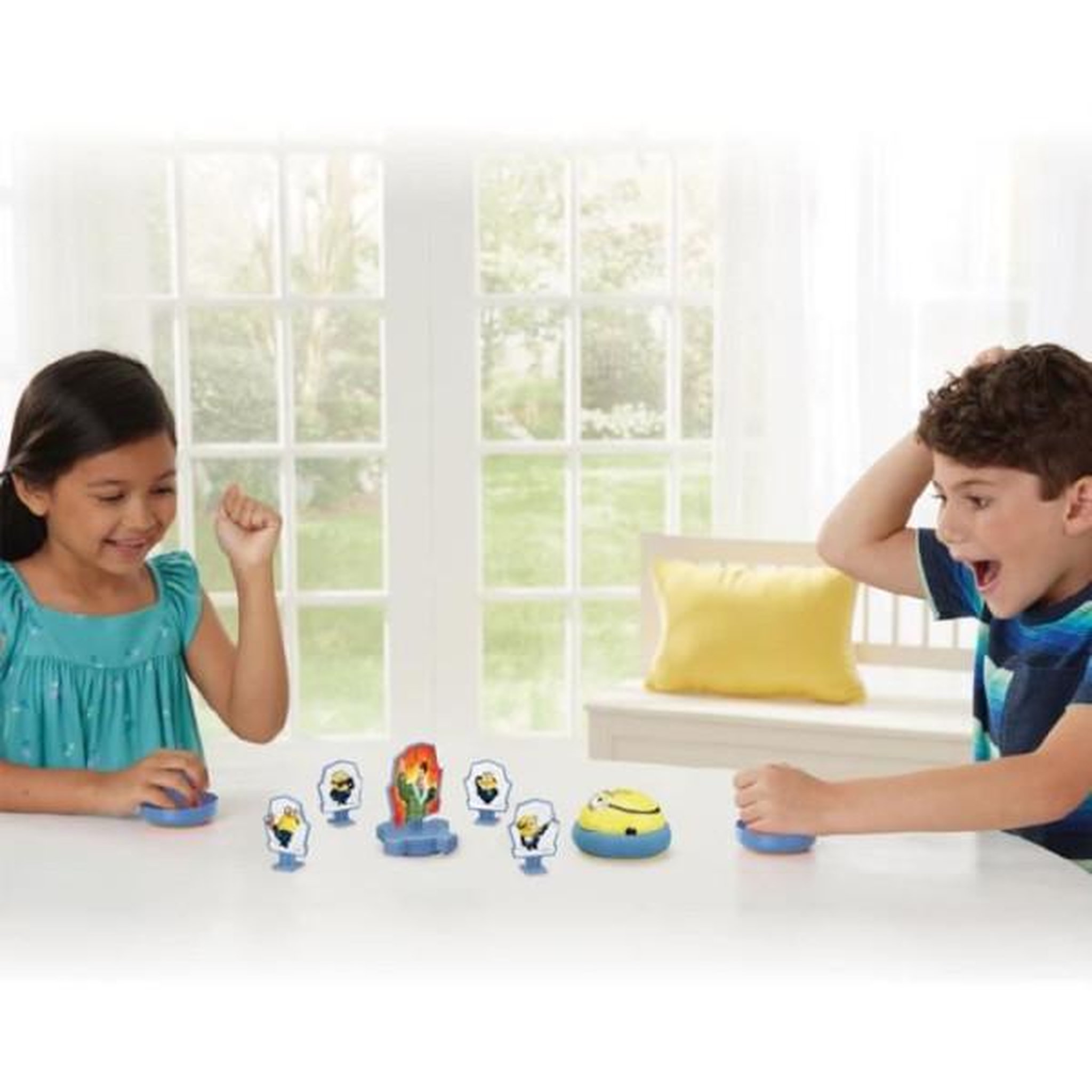 Voir la diapositive 3 : EPOCH Jeu de Table - EPOCH GAMES - Minions Hover Strike Battle - Renvoyer le Palet, Évite les Minions !