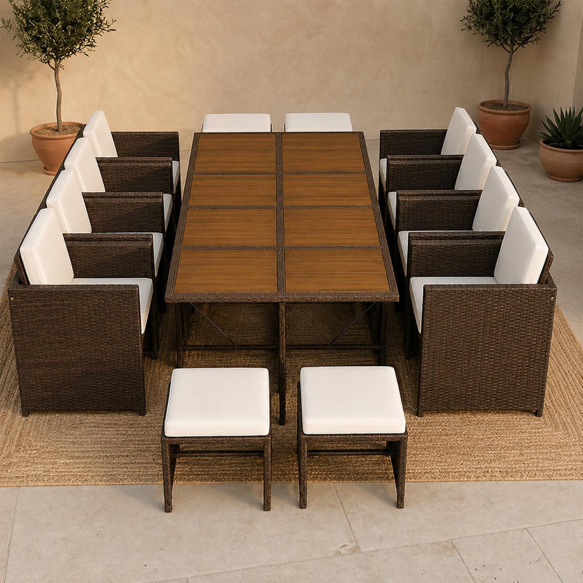Voir la diapositive 2 : CONCEPT USINE Salon de jardin 12 pl en résine marron et coussins beige + housse TOLEDO