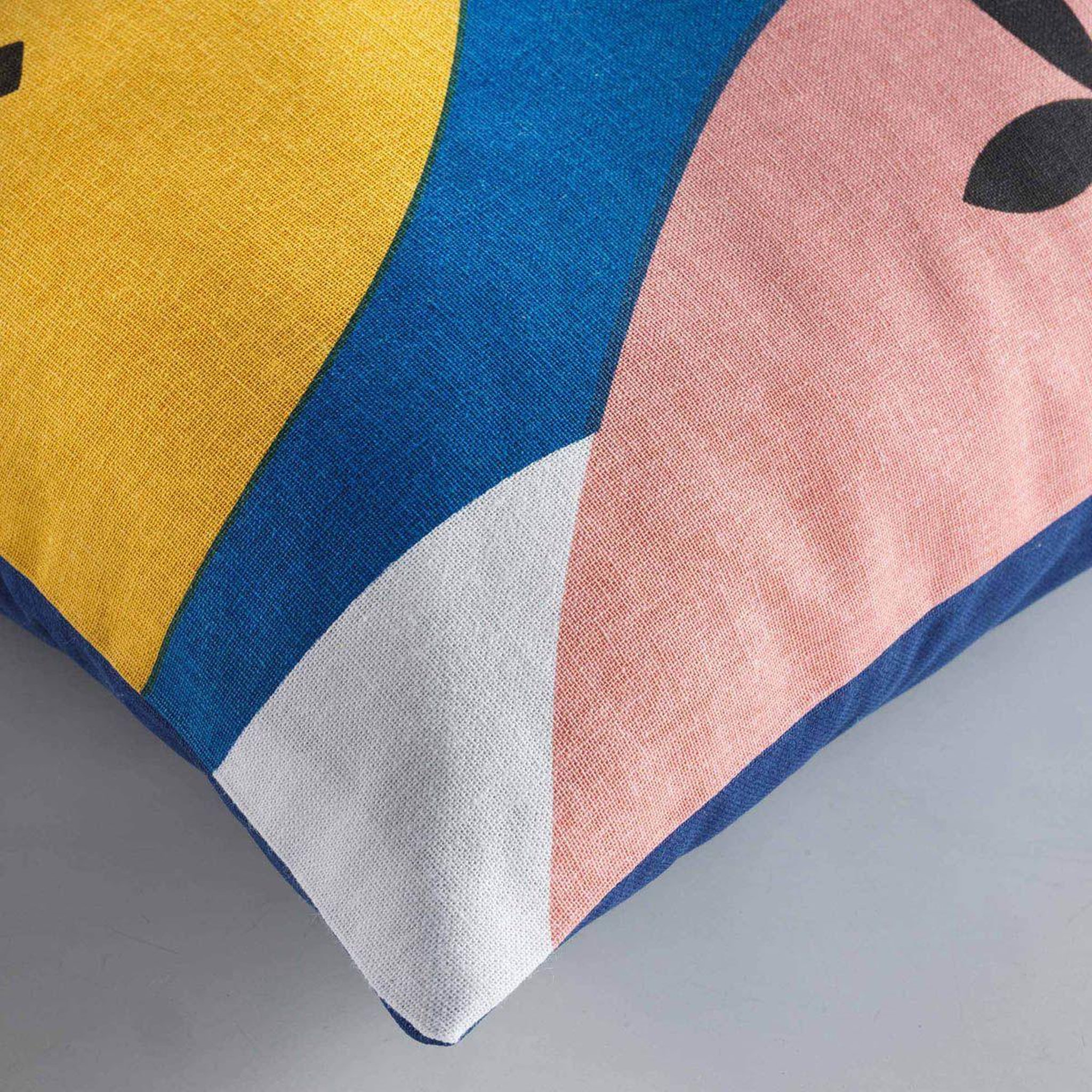 Voir la diapositive 3 : Douceur d'Intérieur Coussin déco  papaye  45x45cm multicolore