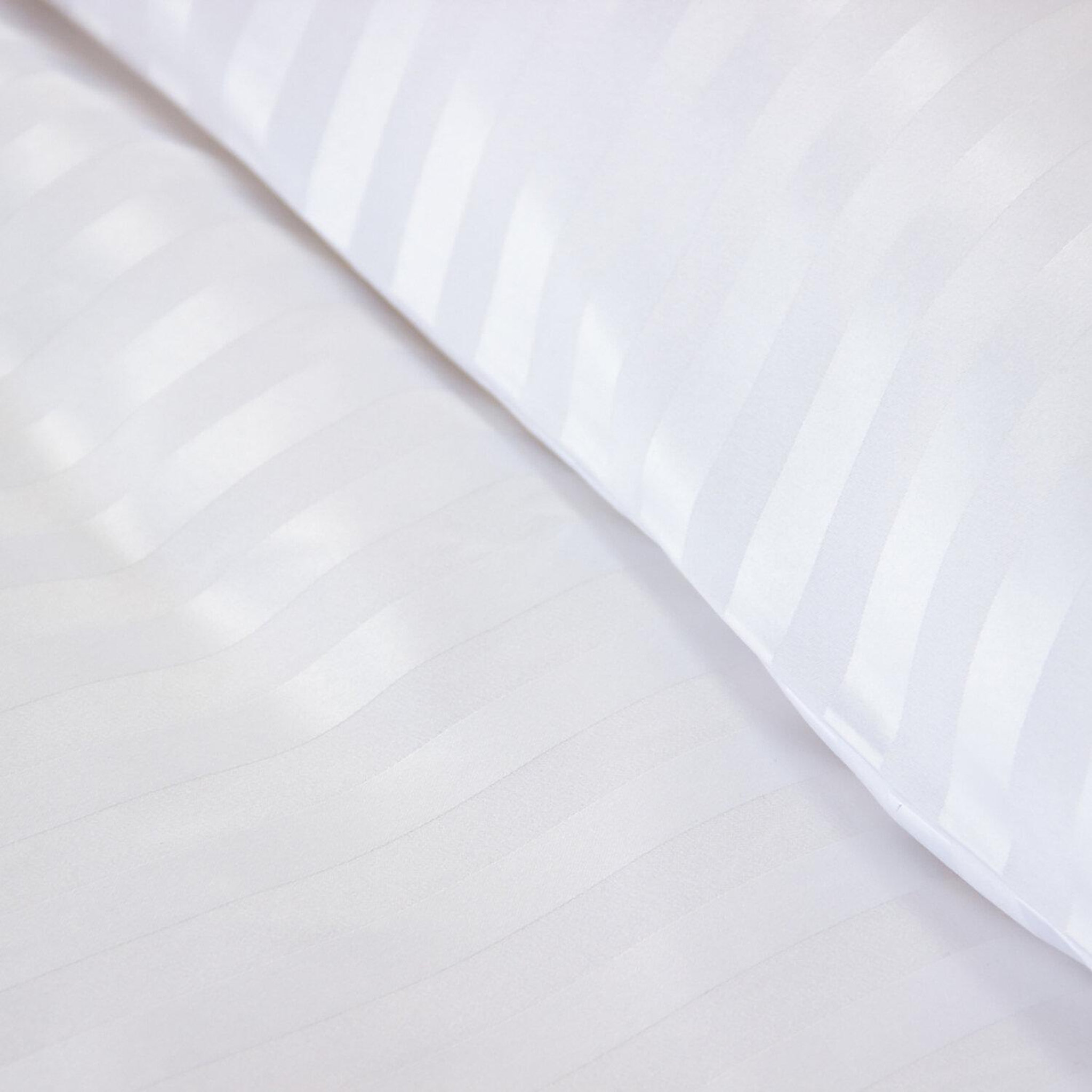 Voir la diapositive 3 : Home collection Parure housse de couette 100% satin de microfibre