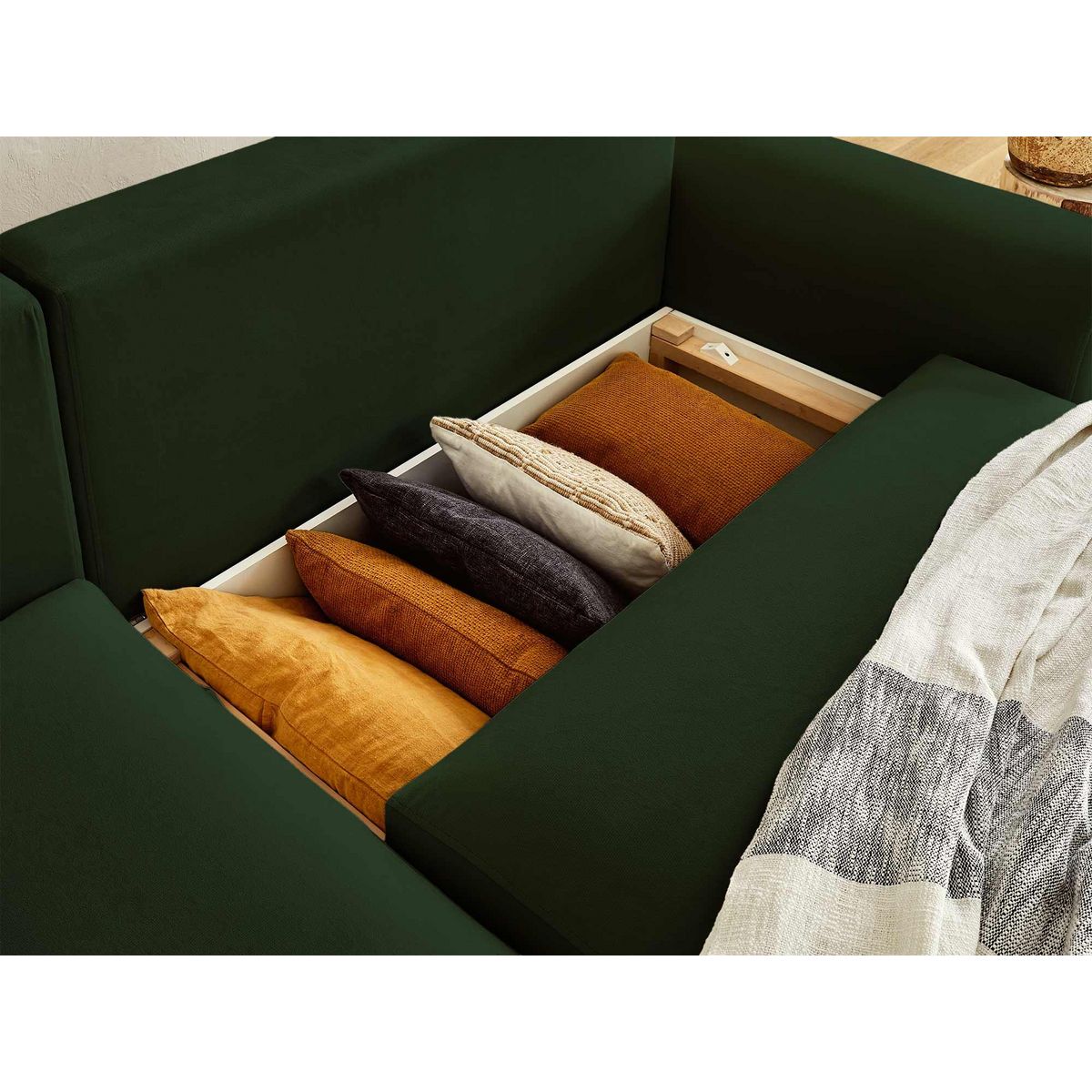 LISA DESIGN Camelia - canapé d'angle réversible - 4 places - convertible avec coffre et poches - en velours