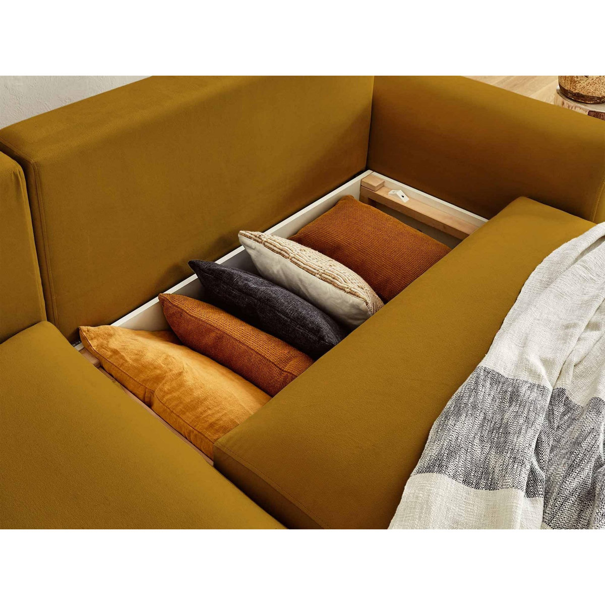 LISA DESIGN Camelia - canapé d'angle réversible - 4 places - convertible avec coffre et poches - en velours