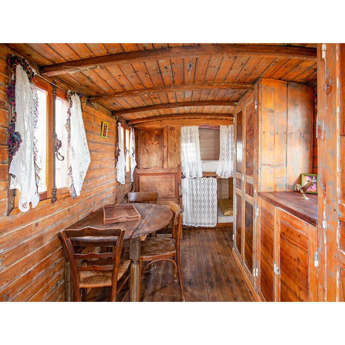 Smartbox Escapade insolite en famille : 2 jours en roulotte avec accès au parc animalier près de Lyon - Coffret Cadeau Séjour