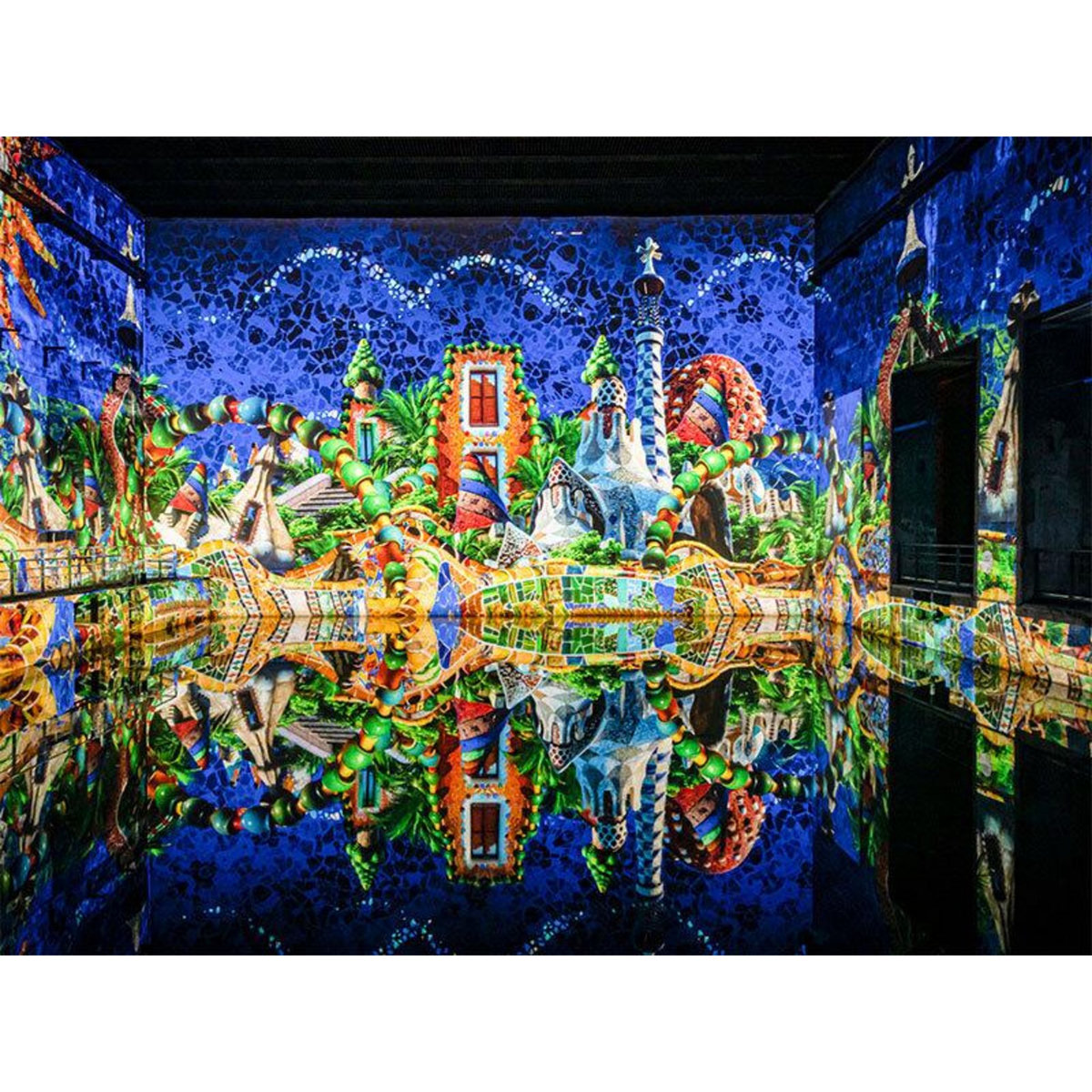 Smartbox Journée à Bordeaux : 2 entrées adulte pour les Bassins des Lumières - Coffret Cadeau Sport & Aventure