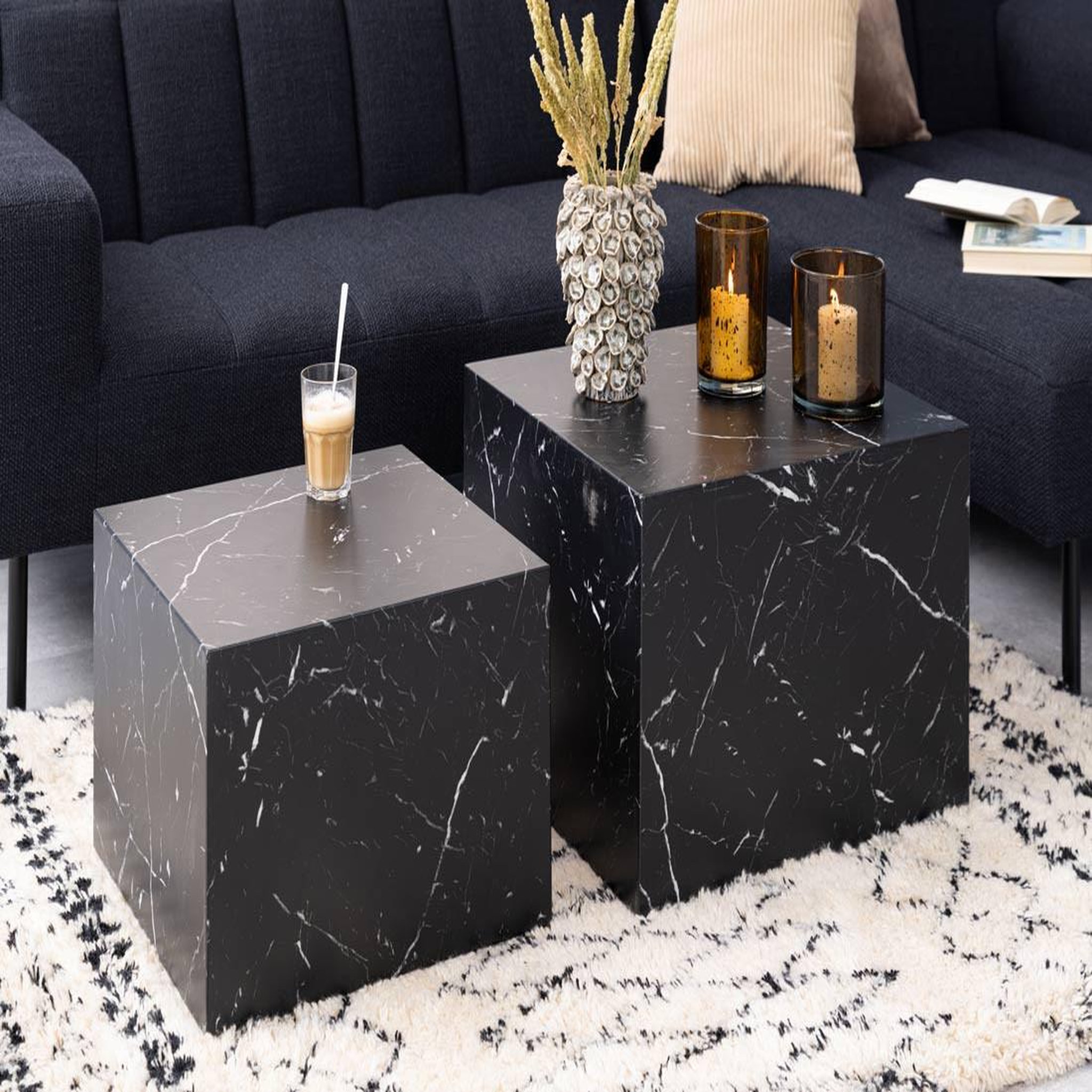LISA DESIGN Pueblo - lot de 2 tables basses - effet marbre noir - 58 et 50 cm. Coloris disponibles : Noir