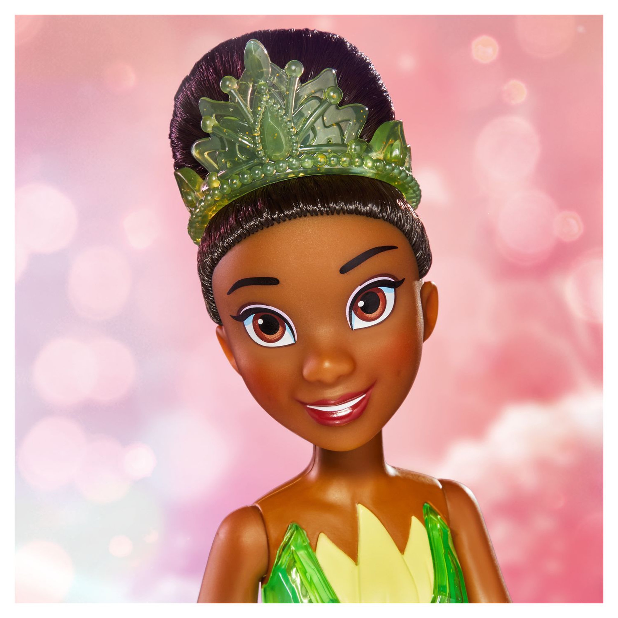 Voir la diapositive 5 : HASBRO Disney Princesses Poussière d'étoiles poupée Tiana