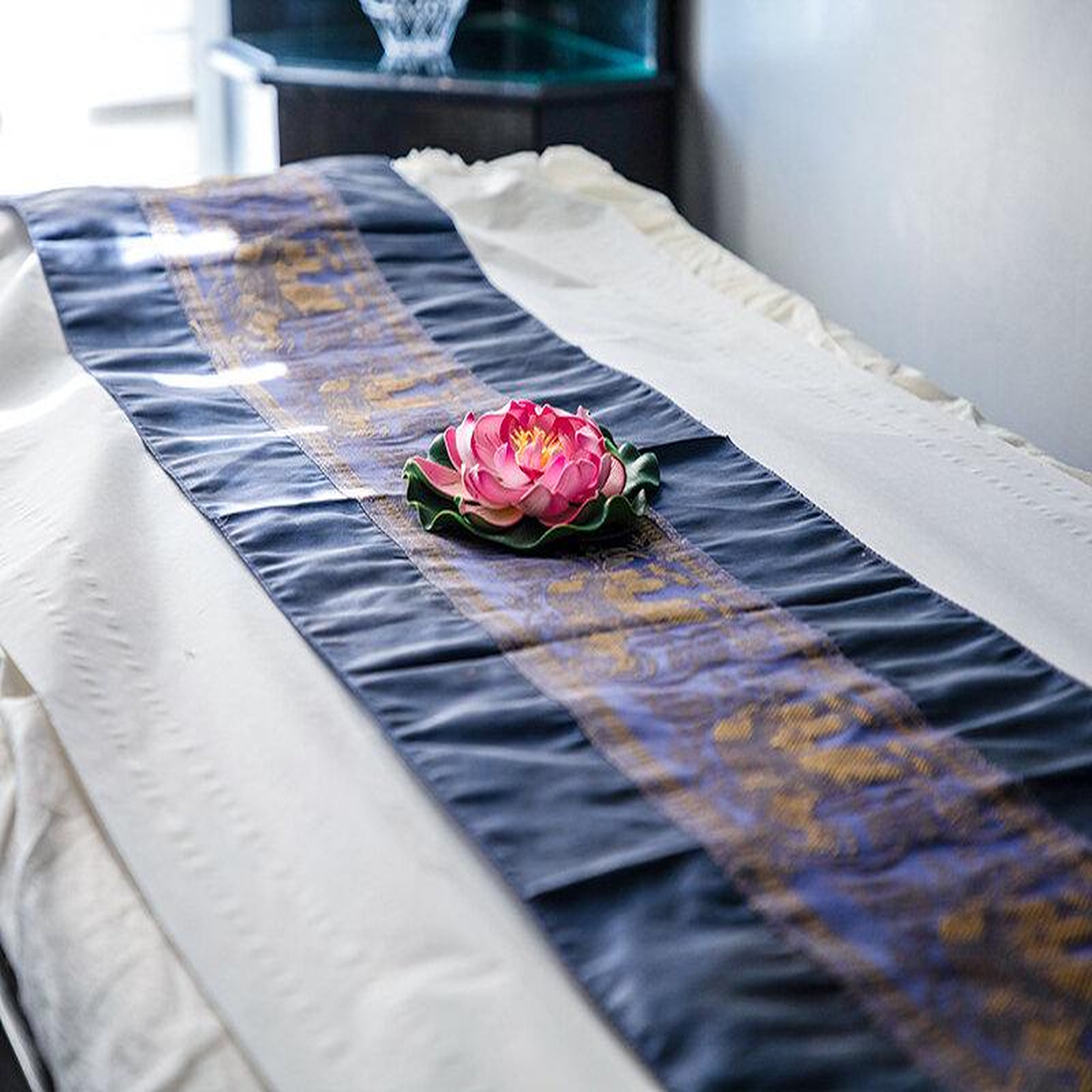 Voir la diapositive 3 : Smartbox Séance bien-être du corps de 2h30 en duo : massage, soins et hammam entre femmes - coffret cadeau bien-être