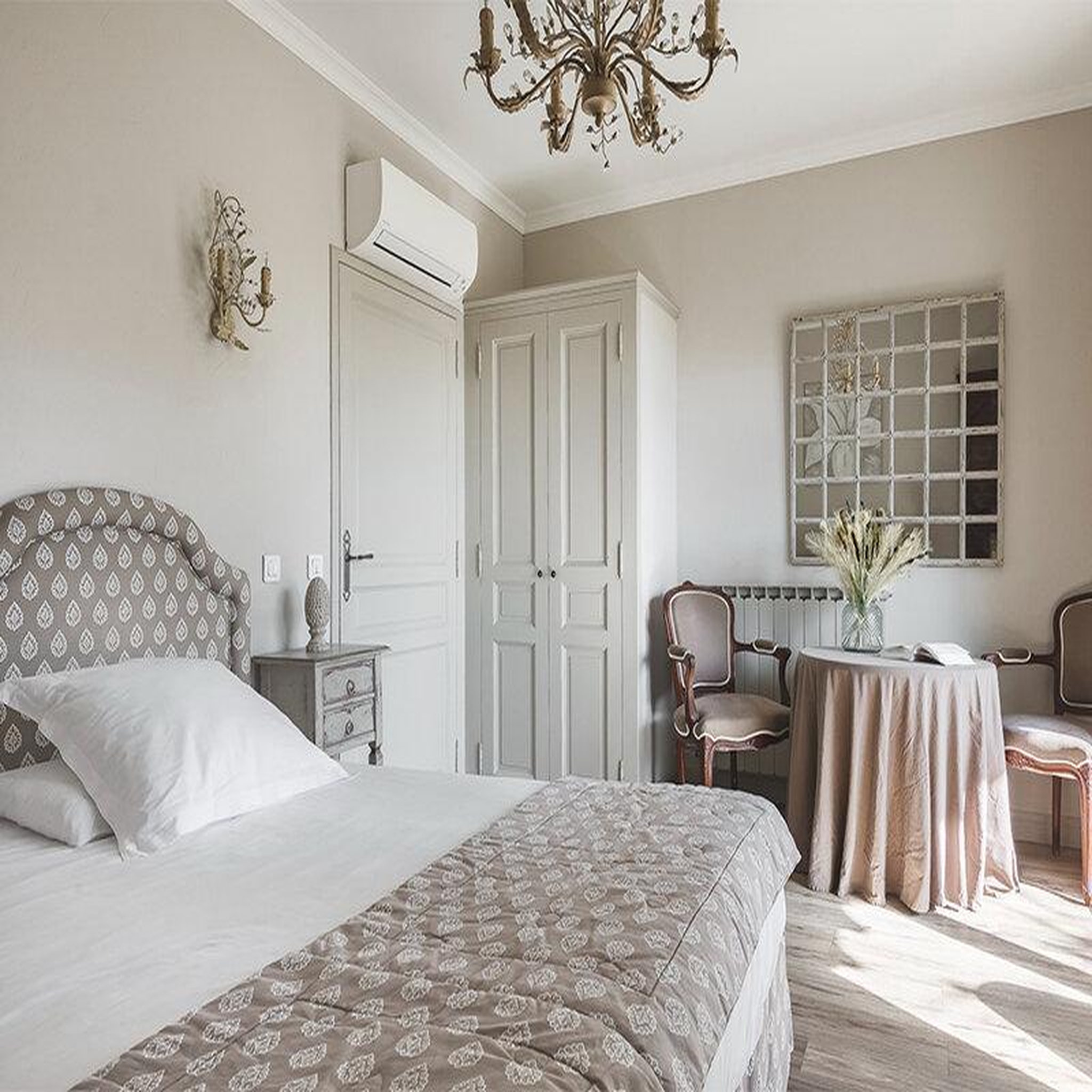 Voir la diapositive 2 : Smartbox 3 jours en famille dans un hôtel 4* près d'avignon - coffret cadeau séjour