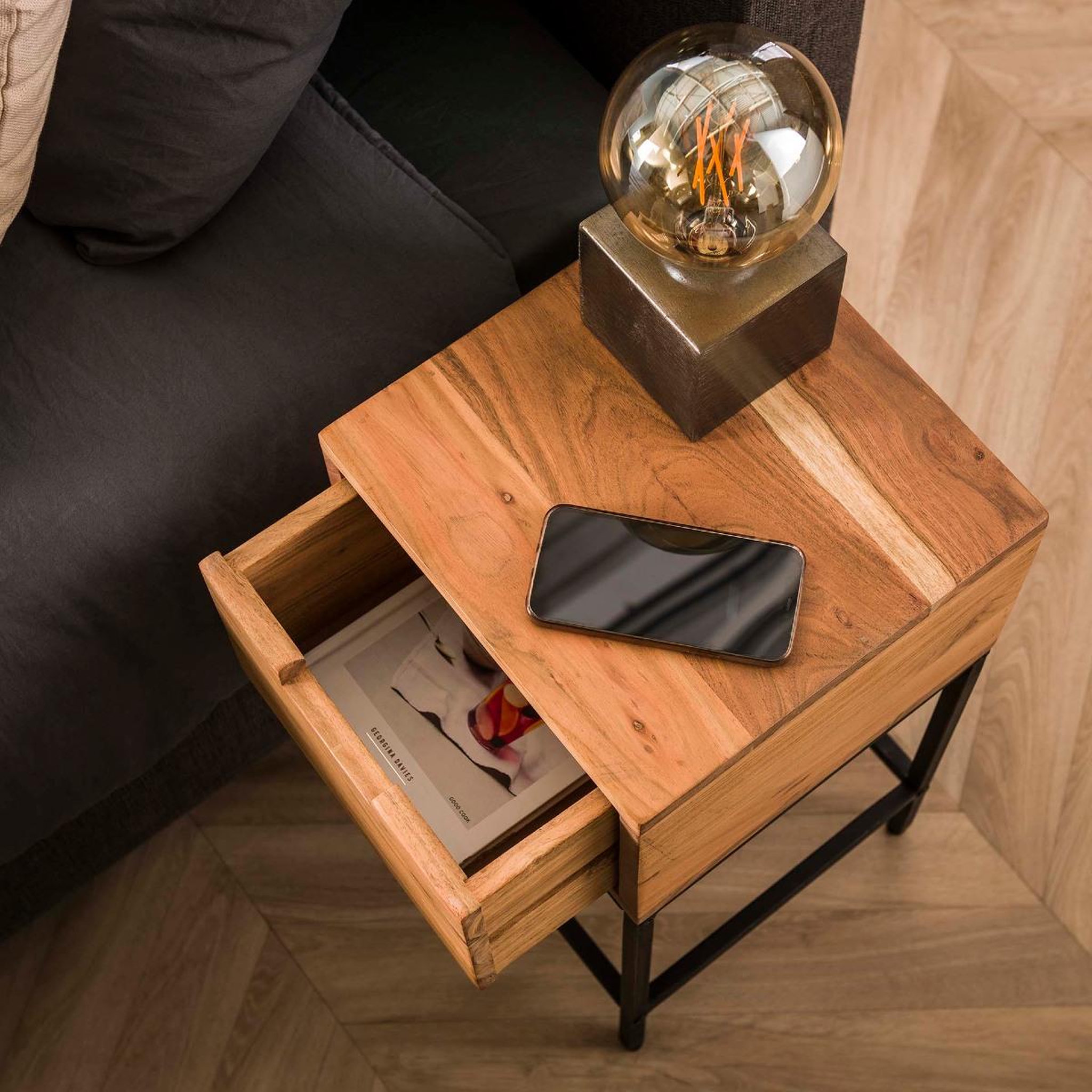 Voir la diapositive 6 : JLC KREATION Table de chevet en bois massif talf