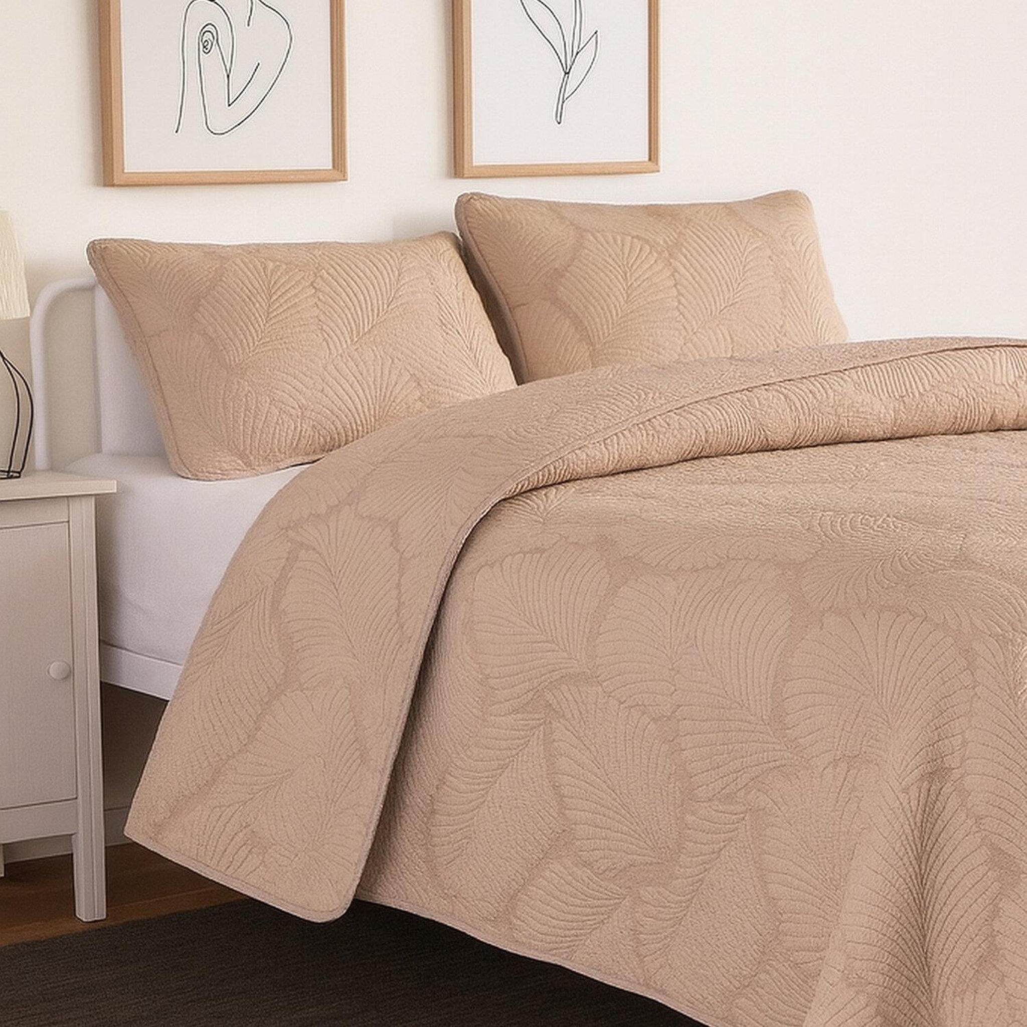 Voir la diapositive 2 : Les Ateliers du Linge Boutis brode 100%polyester filoa