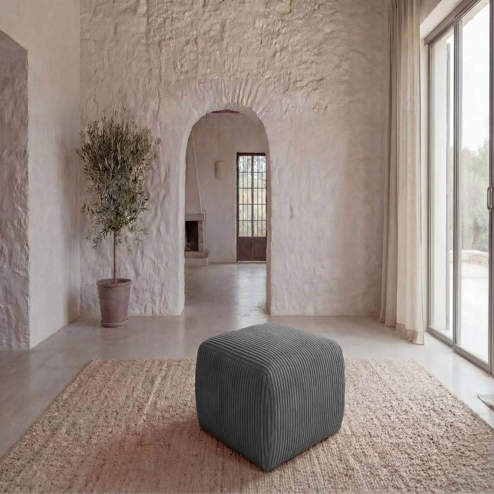 Voir la diapositive 2 : CASANOVA PARIS Elio - pouf velours côtelé
