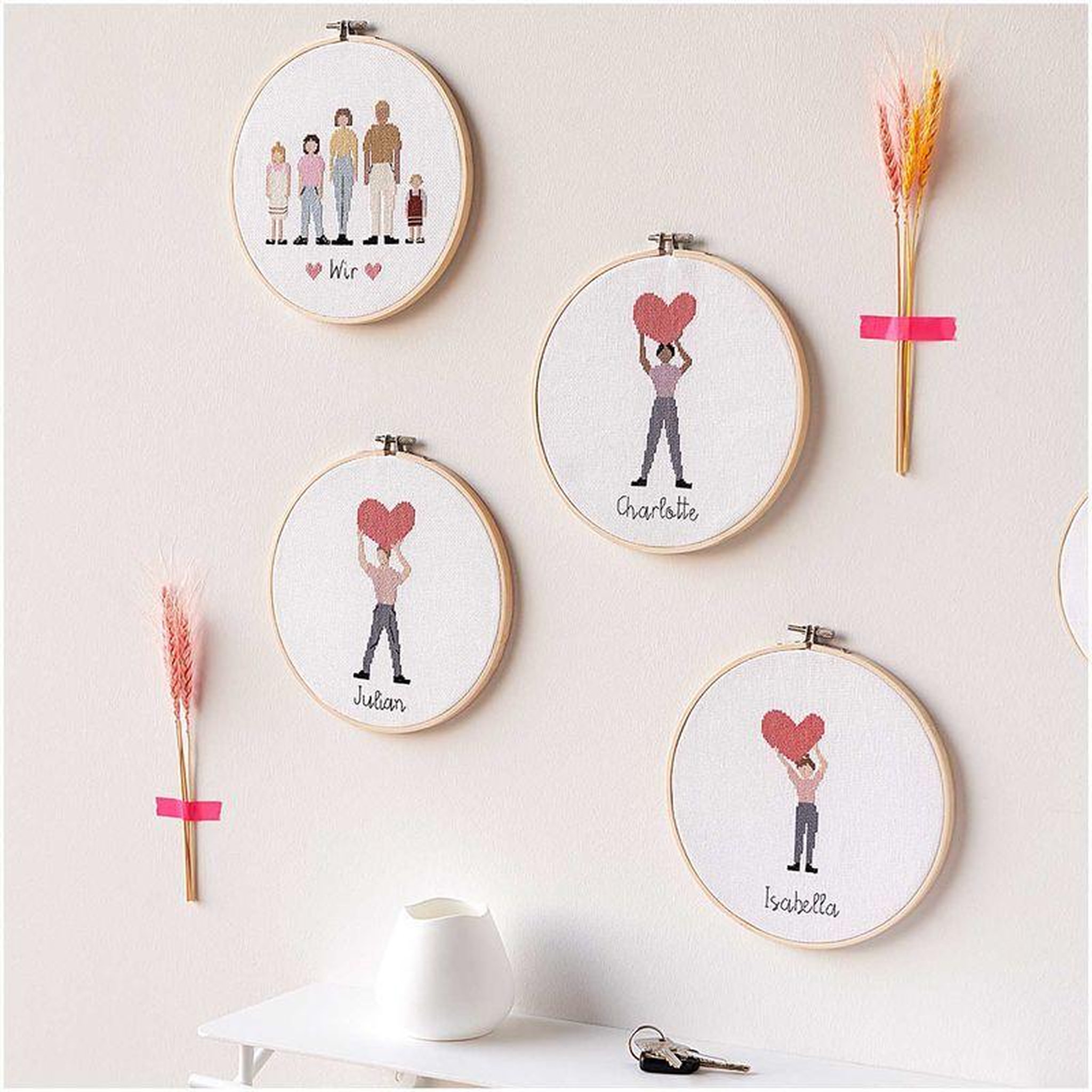 Voir la diapositive 4 : RICO DESIGN Kit de broderie - famille