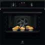 Voir la diapositive 1 : ELECTROLUX Four encastrable LODDP67WH2 SteamBake