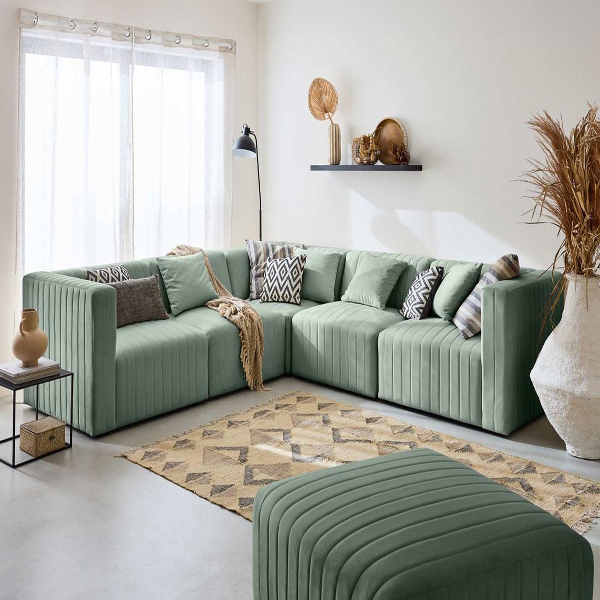 Voir la diapositive 1 : LISA DESIGN Nova - canapé modulable d'angle réversible - 6 places - avec pouf d'appoint - en velours
