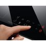 Voir la diapositive 4 : ELECTROLUX Domino induction LIT30230C
