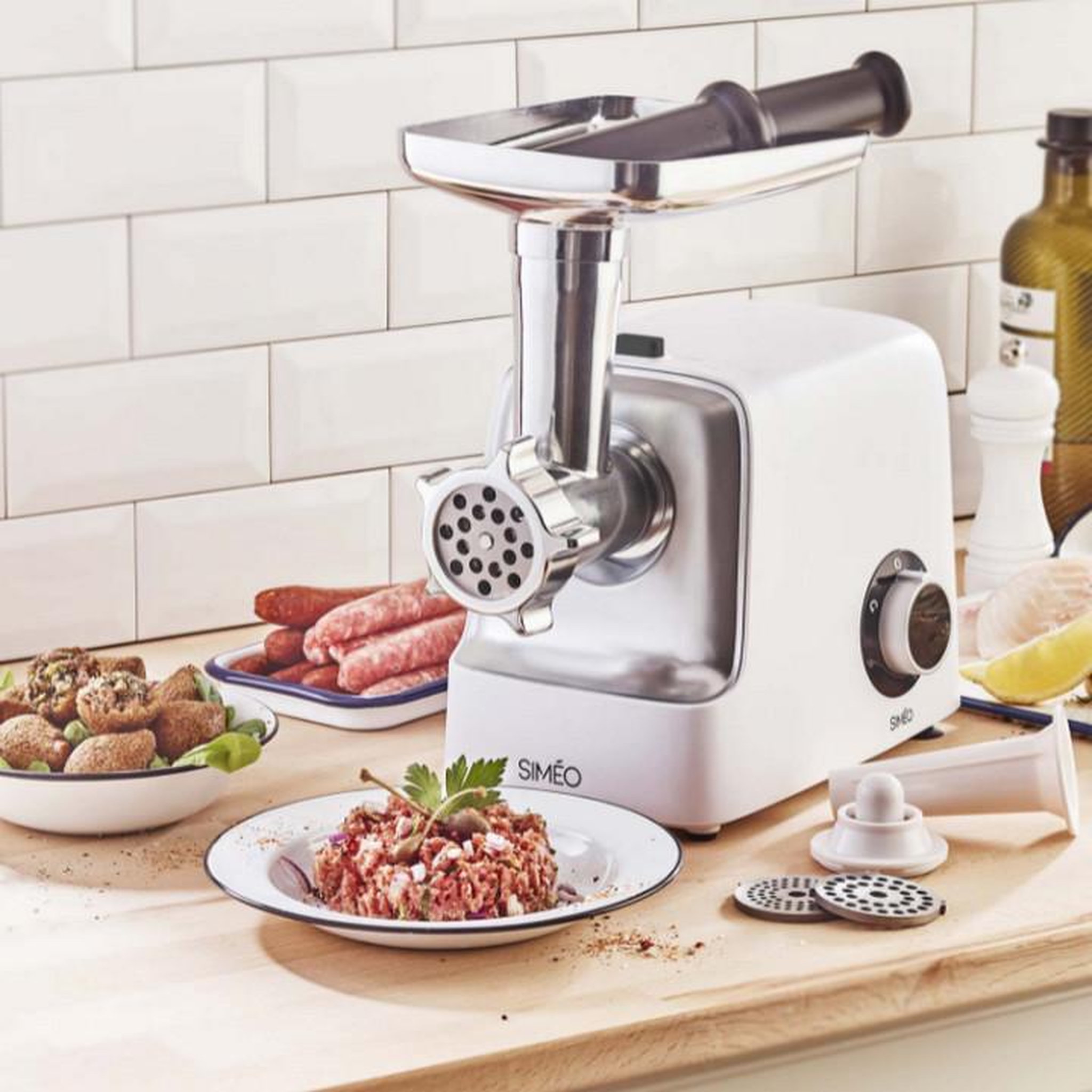 Voir la diapositive 4 : Simeo Hachoir à viande multifonction 2200w - rhm310