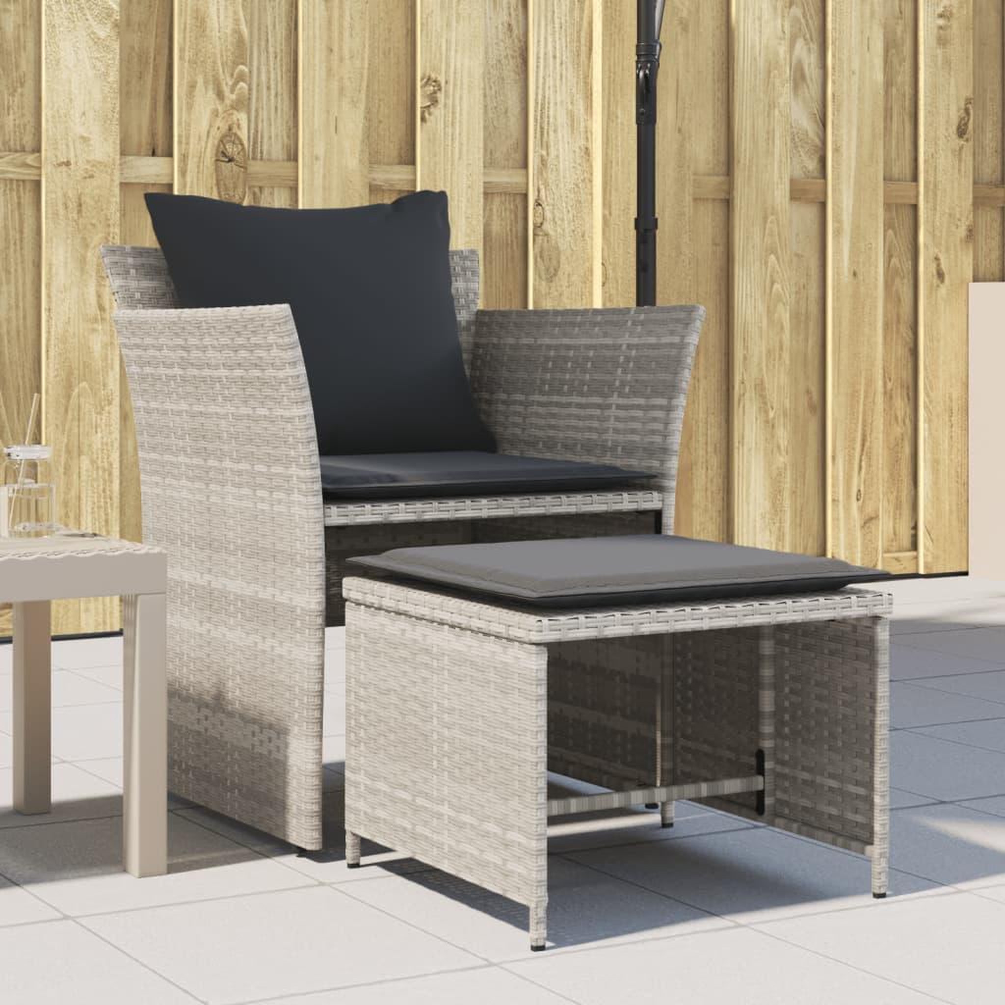 VIDAXL Chaise de jardin avec tabouret gris clair resine tressee