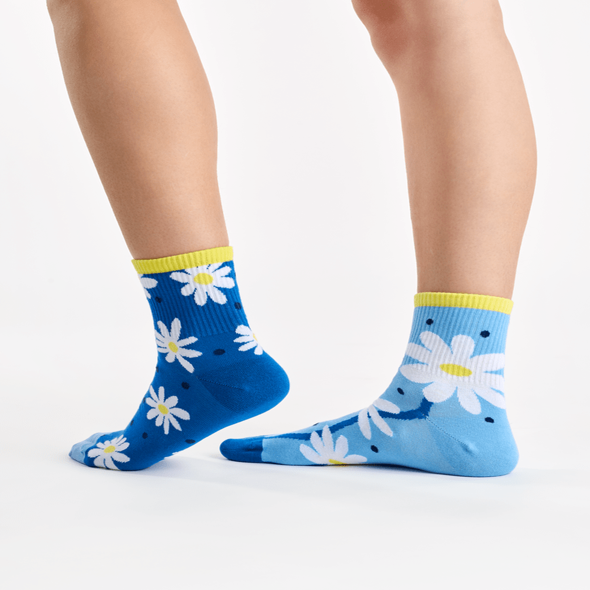 Voir la diapositive 3 : DEDOLES Chaussettes courtes marguerites et points