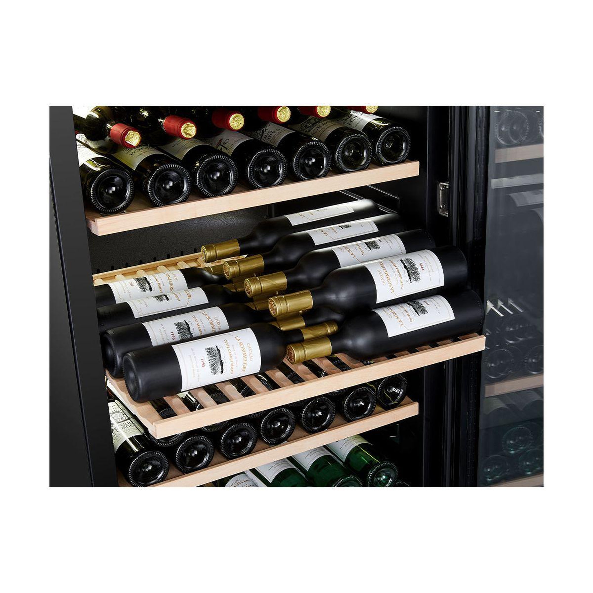 Voir la diapositive 2 : LA SOMMELIERE Clayette CLAPOGEE4