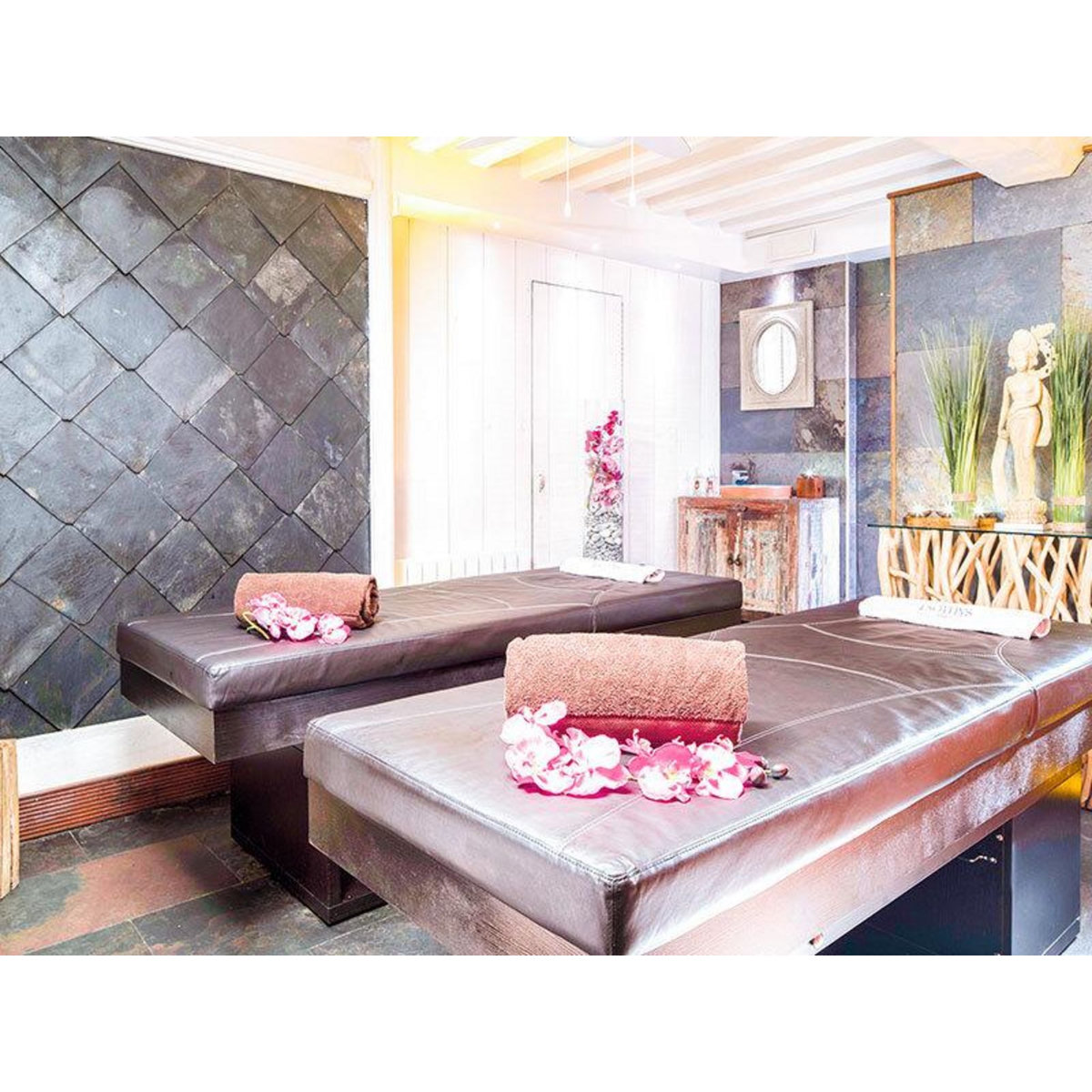 Smartbox Escapade dans le pays d'Auge en hôtel 3* avec accès au spa et gommage - Coffret Cadeau Séjour