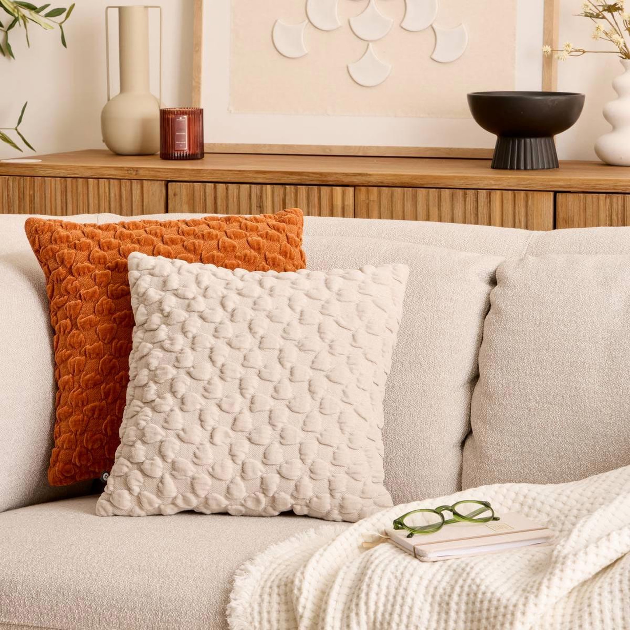 Voir la diapositive 4 : ATMOSPHERA Coussin chenillé 3d  nova  40x40cm beige