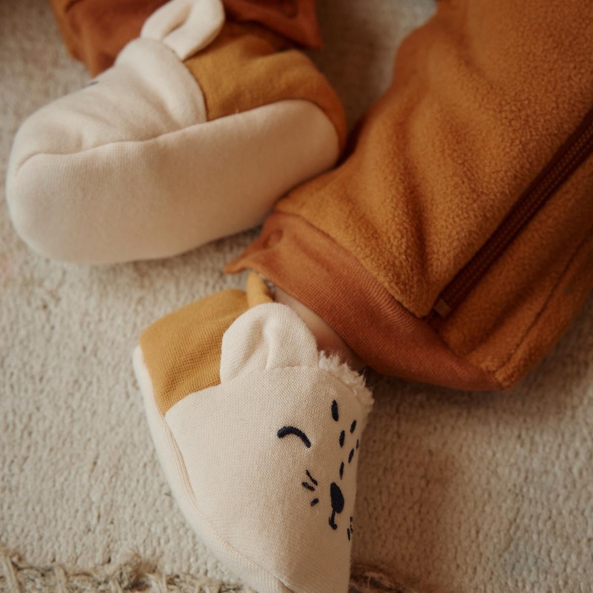 Voir la diapositive 3 : Petit Béguin Chaussons bébé charly