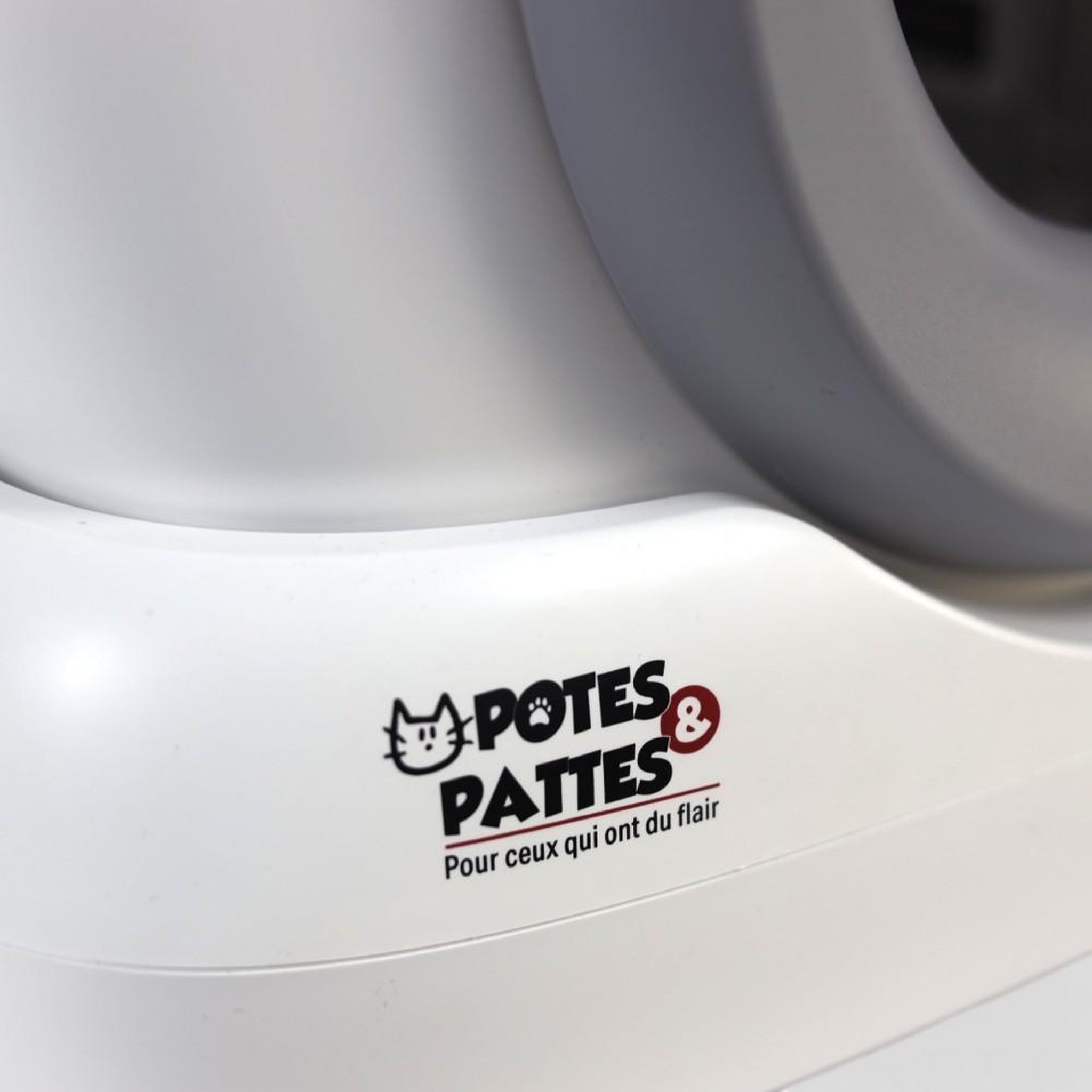 Voir la diapositive 4 : MON AMI LUKI Maison toilette automatique potes & pattes pour chat
