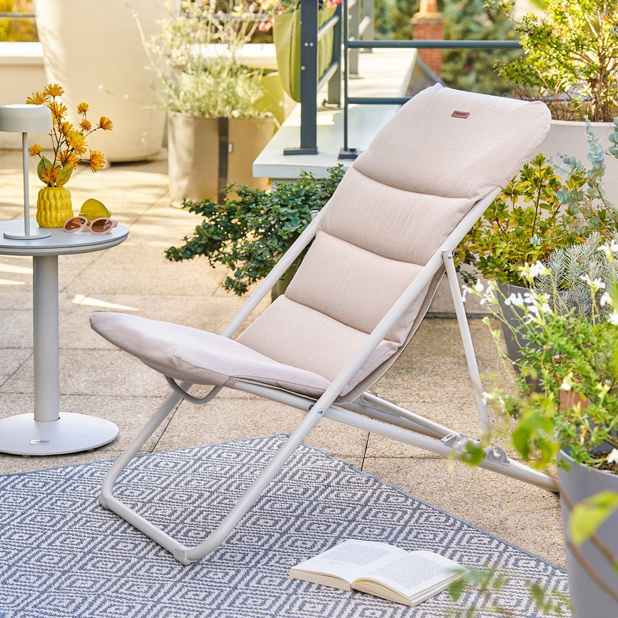 Voir la diapositive 2 : HESPERIDE Chilienne de jardin pliante nillia