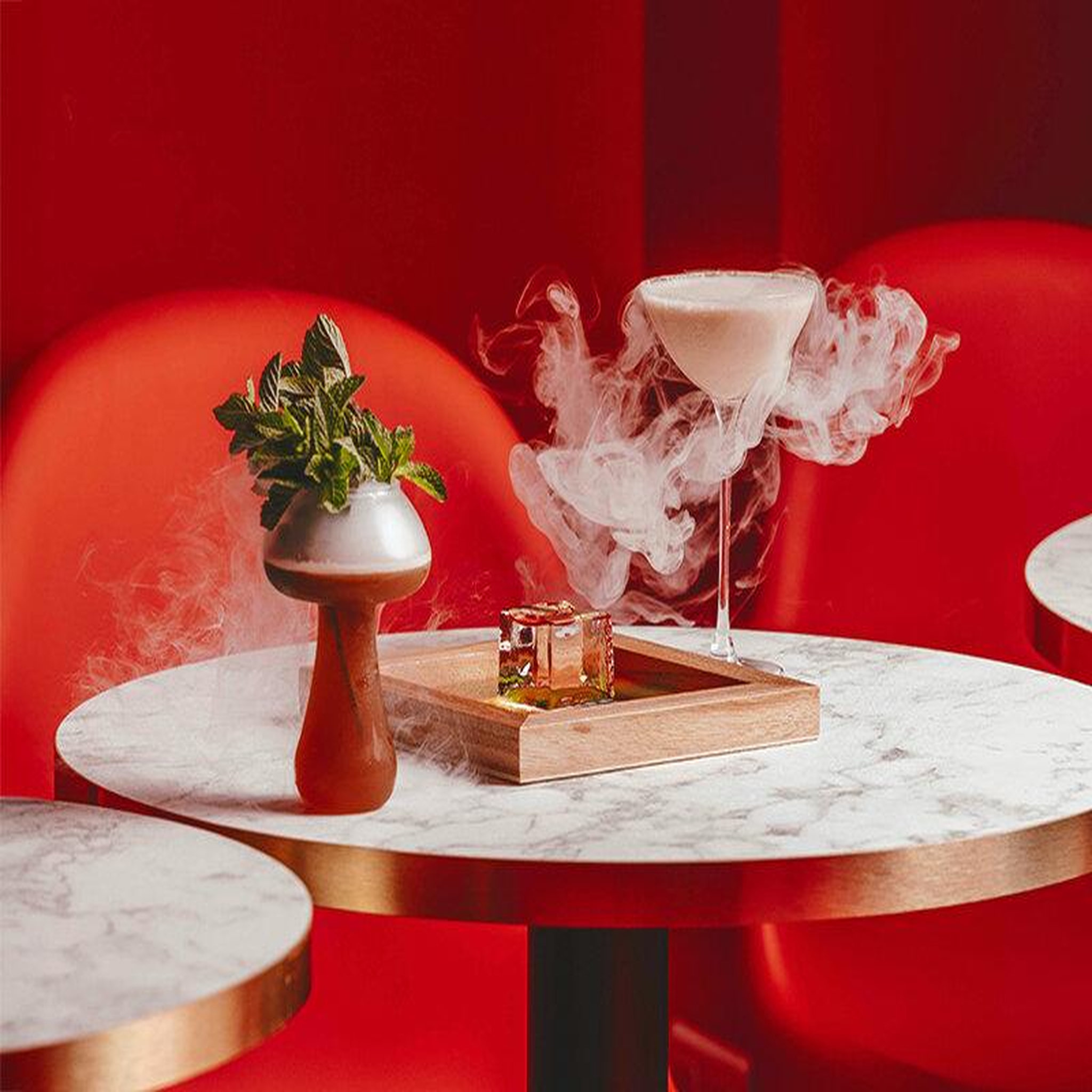Voir la diapositive 3 : Smartbox Un dîner parisien stylé chez unplug : trois plats & cocktail pour deux - coffret cadeau gastronomie