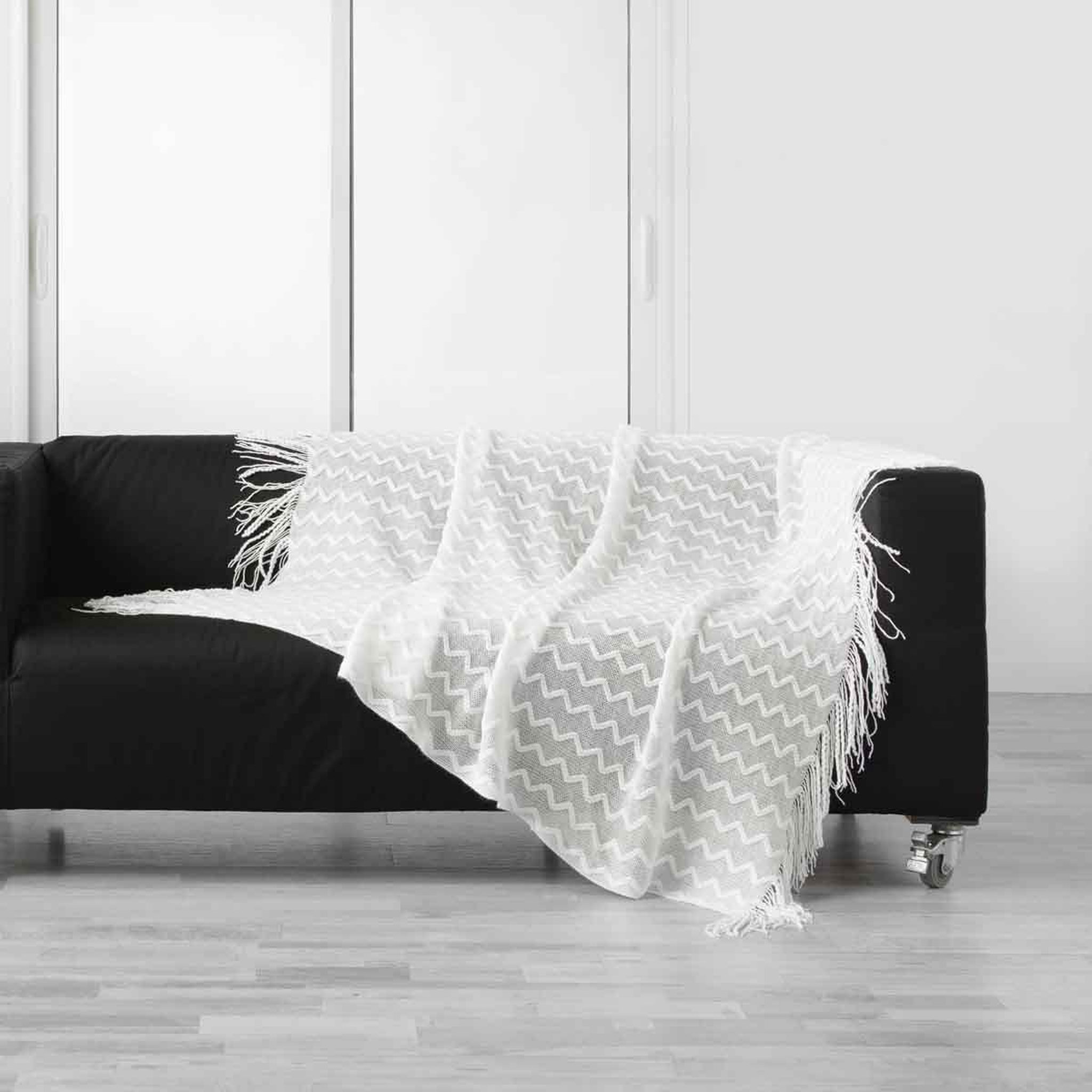Voir la diapositive 1 : Douceur d'Intérieur Plaid à franges  melinda  125x150cm blanc