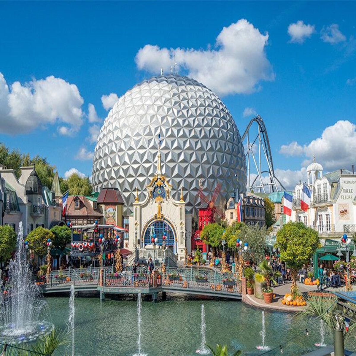 Smartbox Europa-Park 2026 en famille : 1 entrée adulte et 1 entrée enfant pour une journée en haute saison - Coffret Cadeau Sport & Aventure