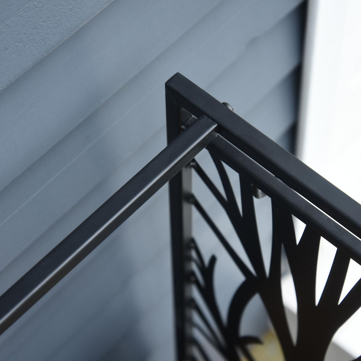 HOMCOM Serviteur de cheminée arbre - porte bûches - range bûches multi accessoires étagère 46L x 29l x 70H cm acier noir