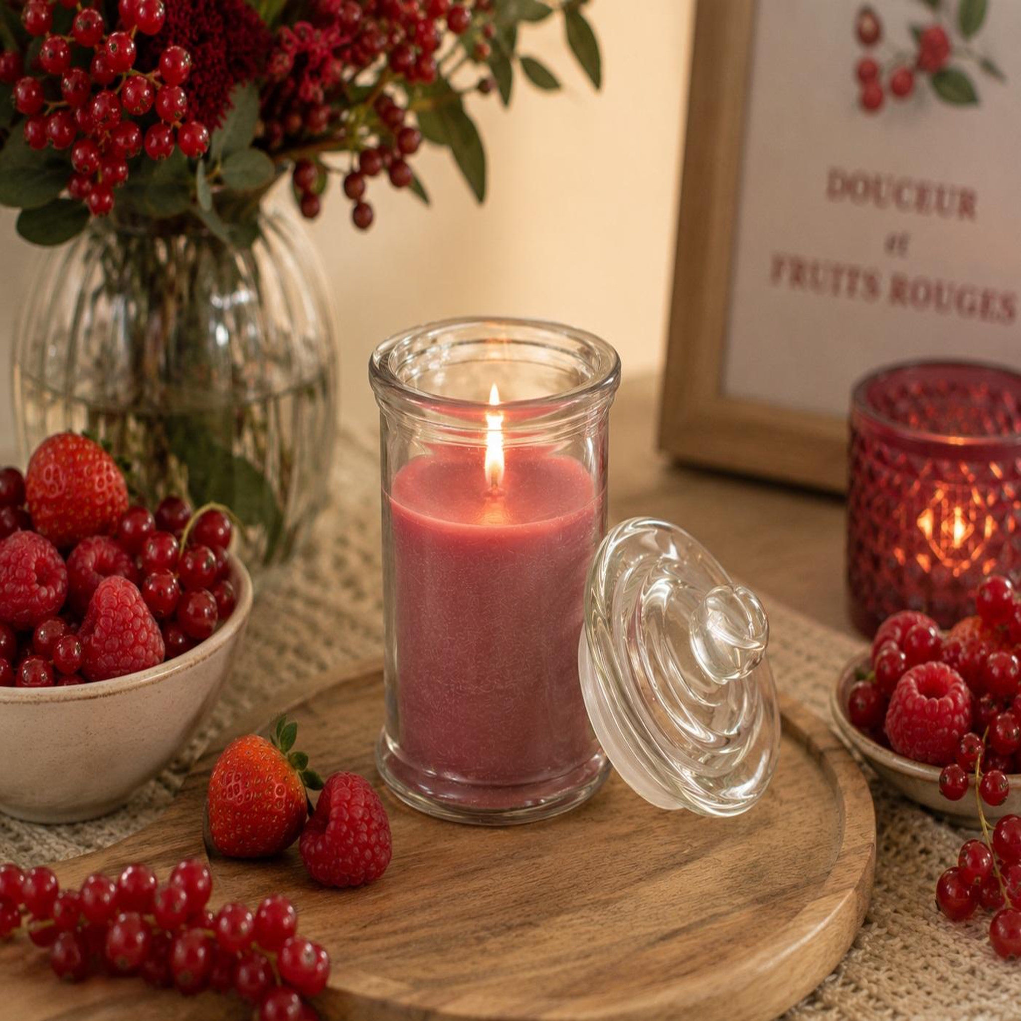 Voir la diapositive 3 : Eden Bougie bocal en verre fruit rouge