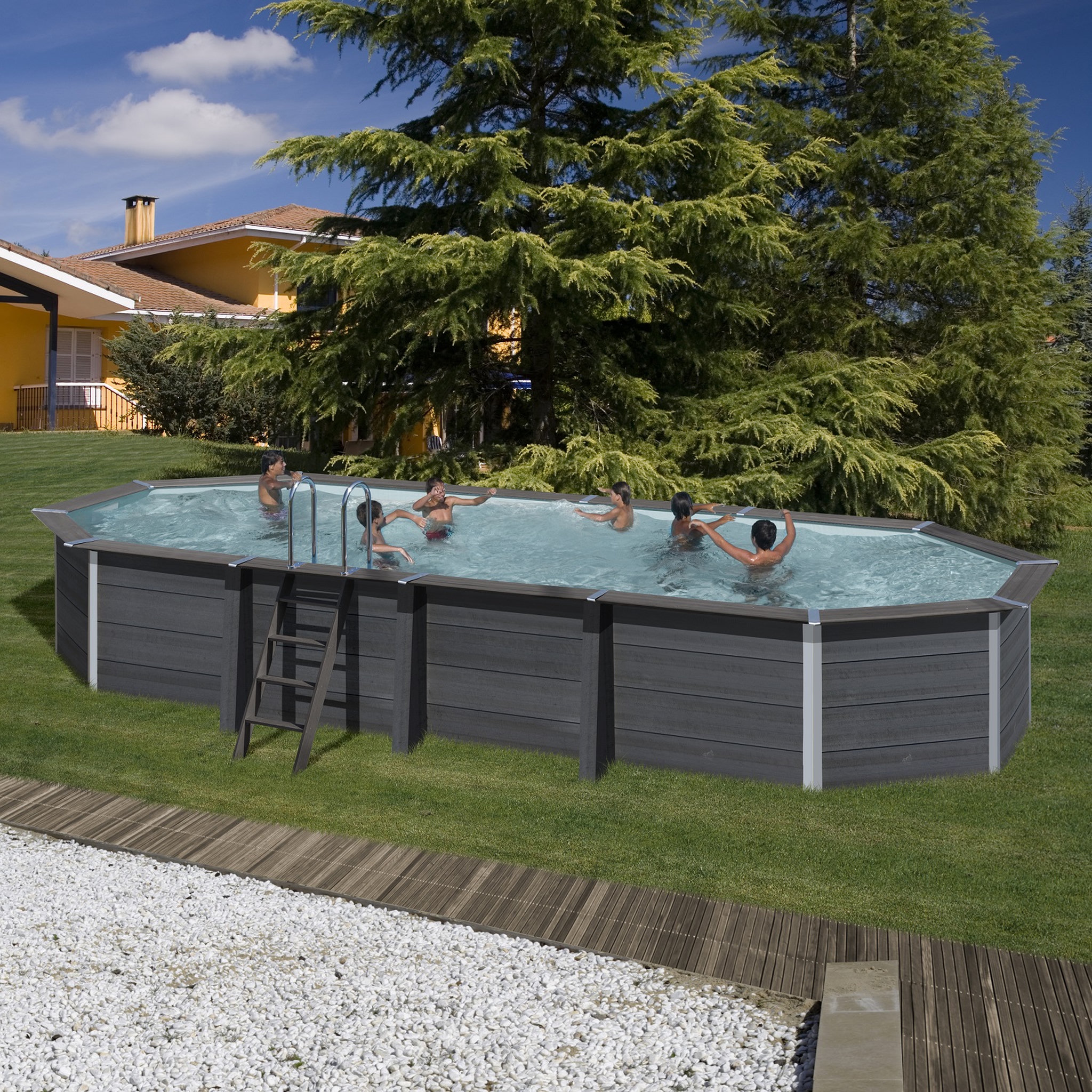 GRE Piscine ovale composite 8,04m x 3,86m x 1,24m